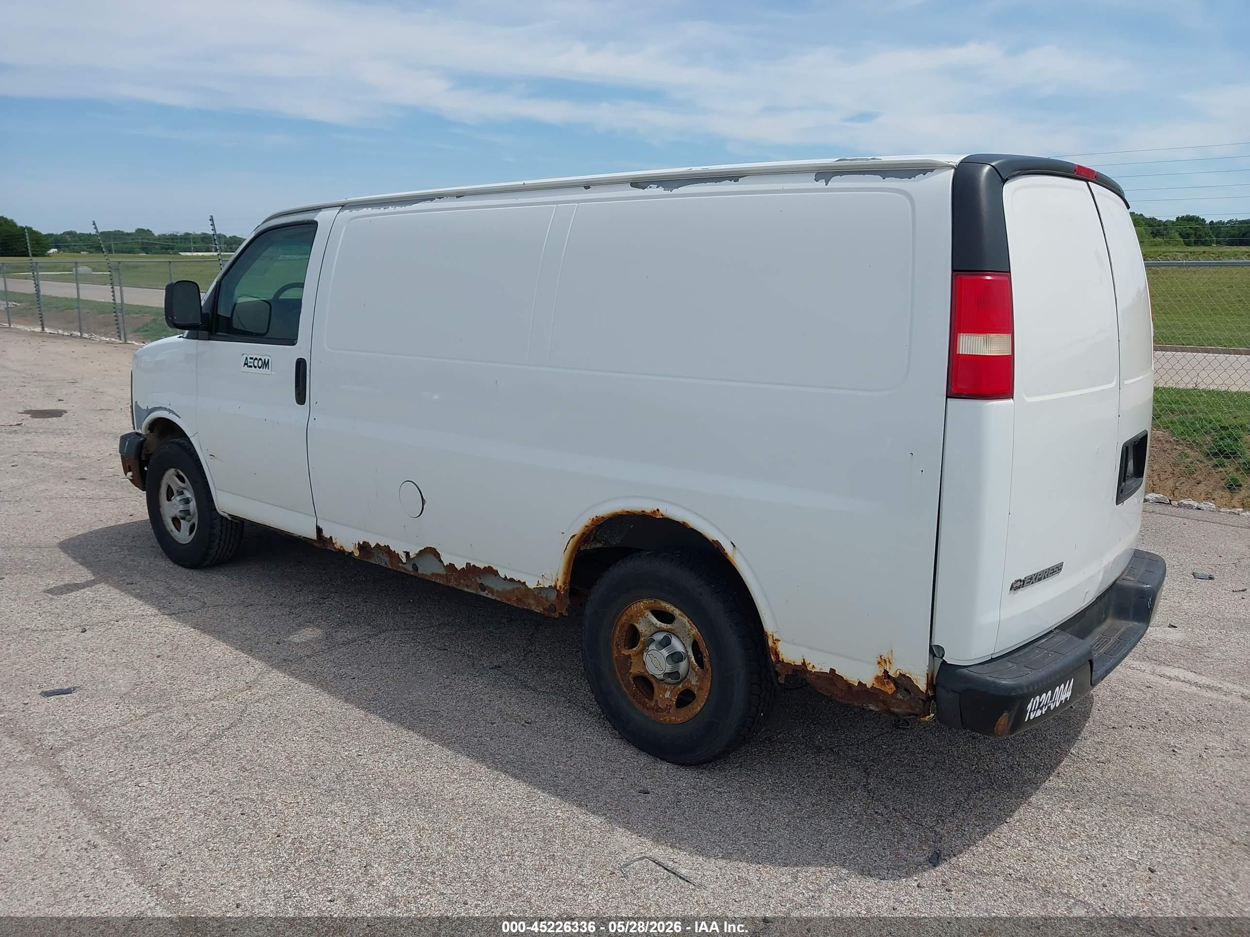 2007 Chevrolet Express Work Van White vin: 1GCFG15X271112286