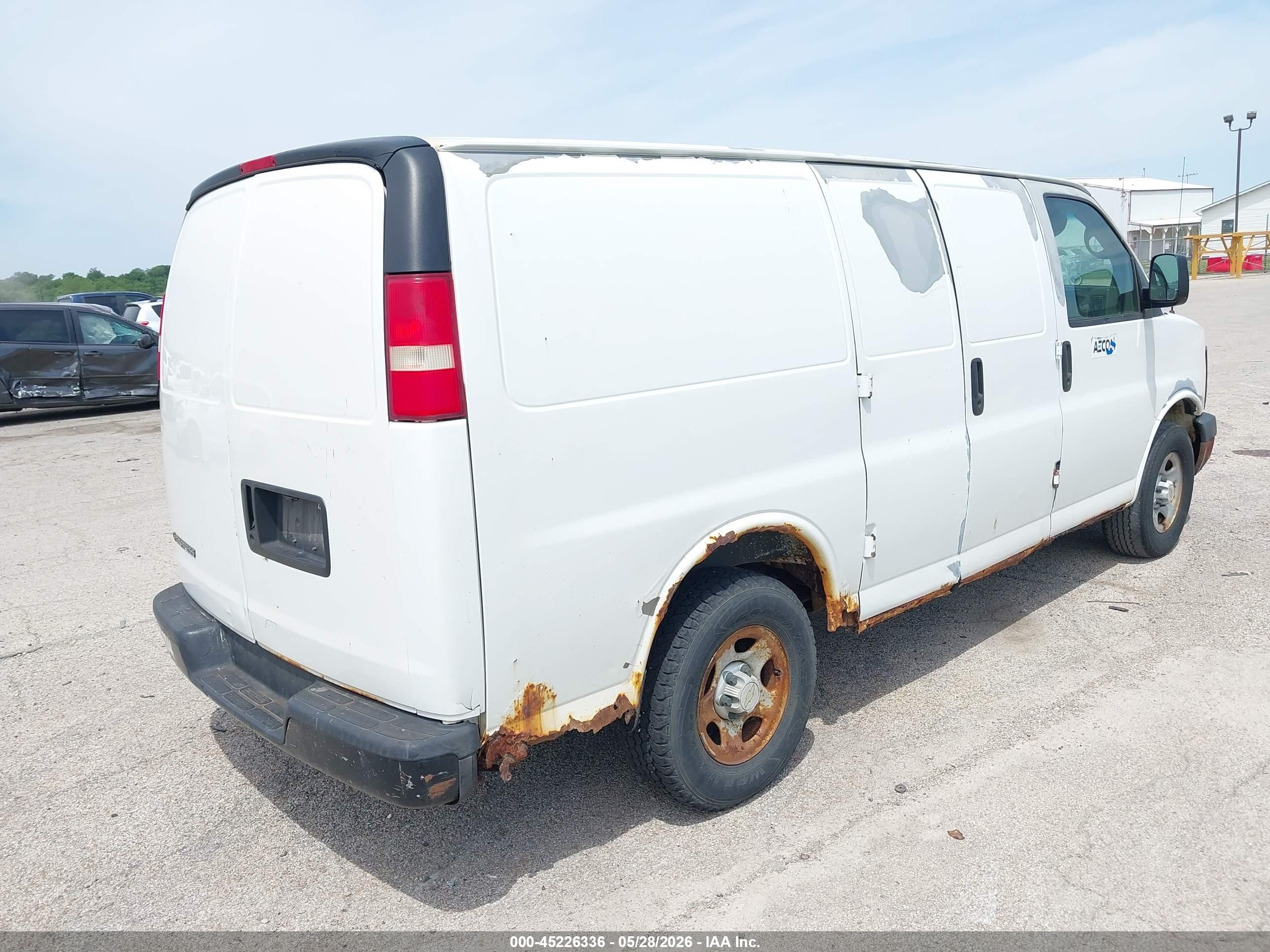 2007 Chevrolet Express Work Van White vin: 1GCFG15X271112286