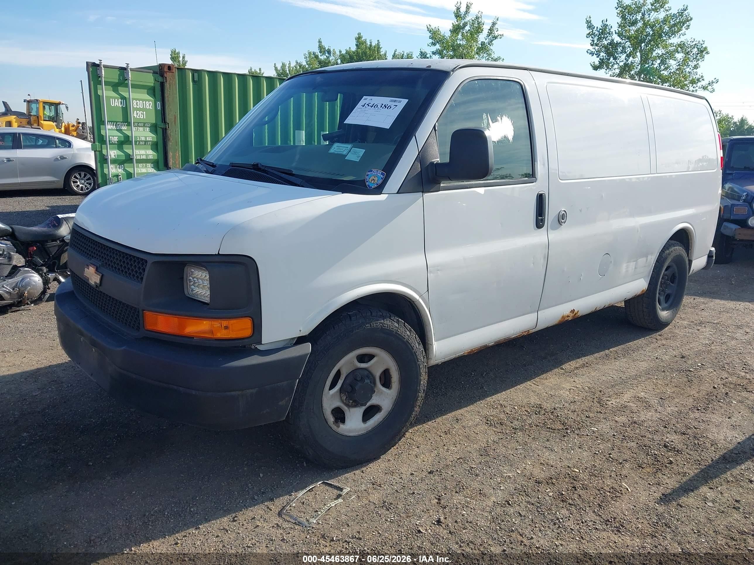 2007 Chevrolet Express Work Van White vin: 1GCFG15X271220911