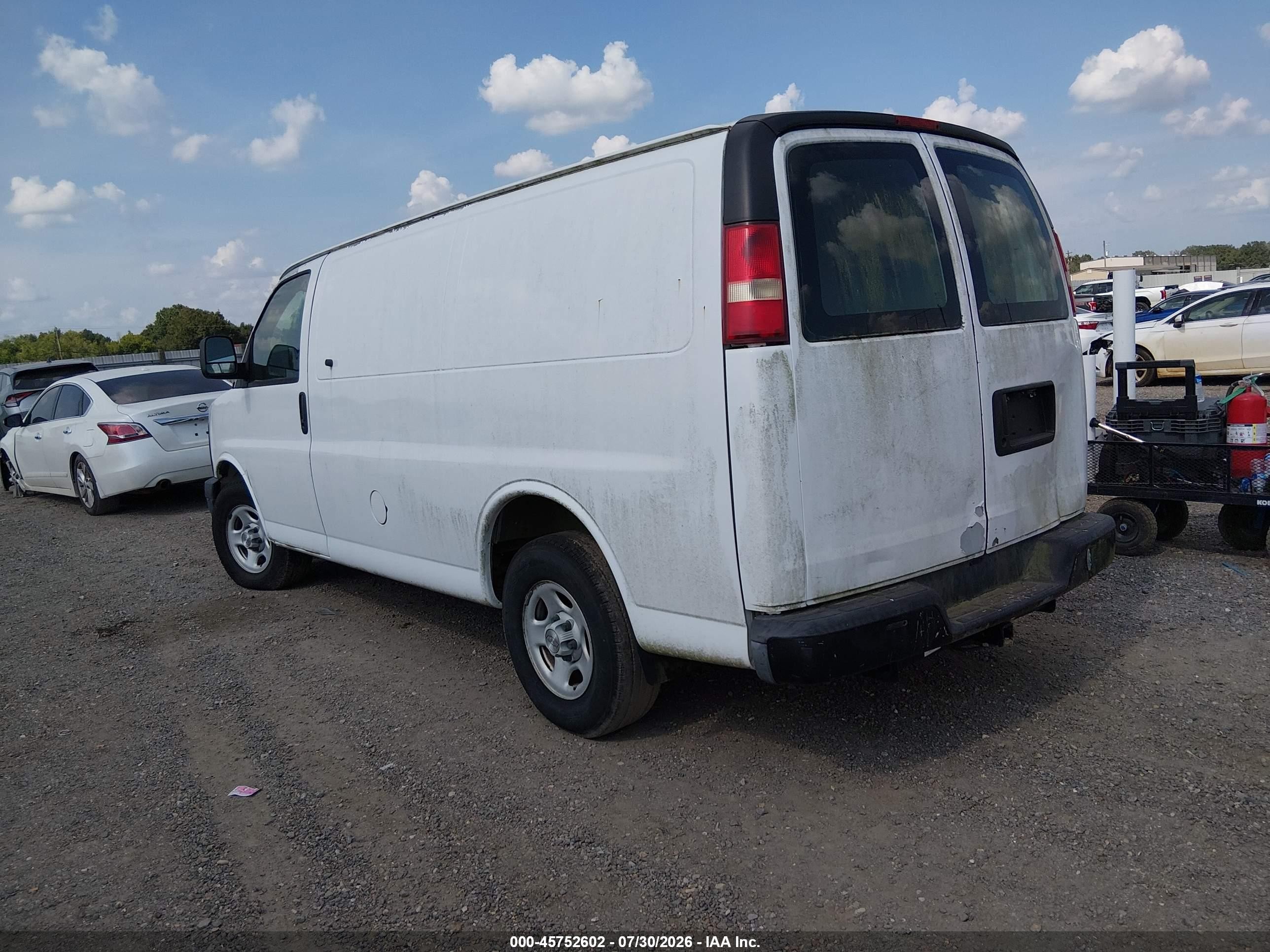2008 Chevrolet Express Work Van White vin: 1GCFG15X281219811
