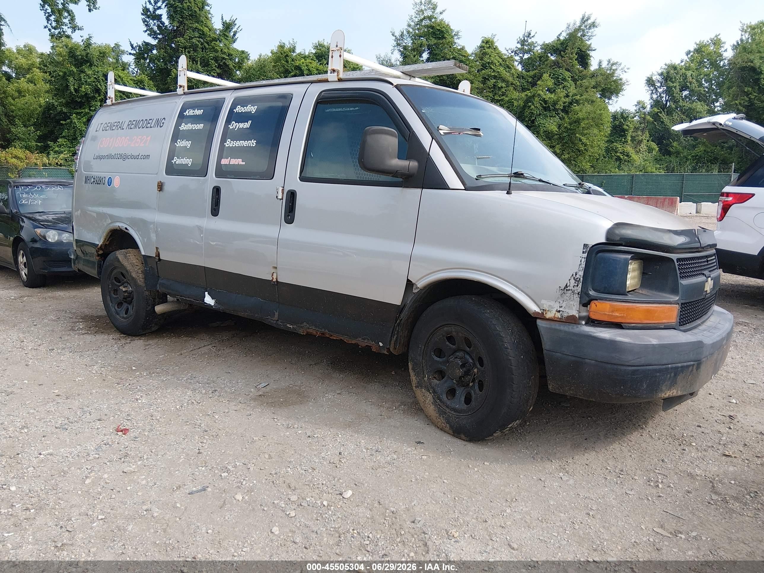 2009 Chevrolet Express Work Van Серый vin: 1GCFG15X291166349