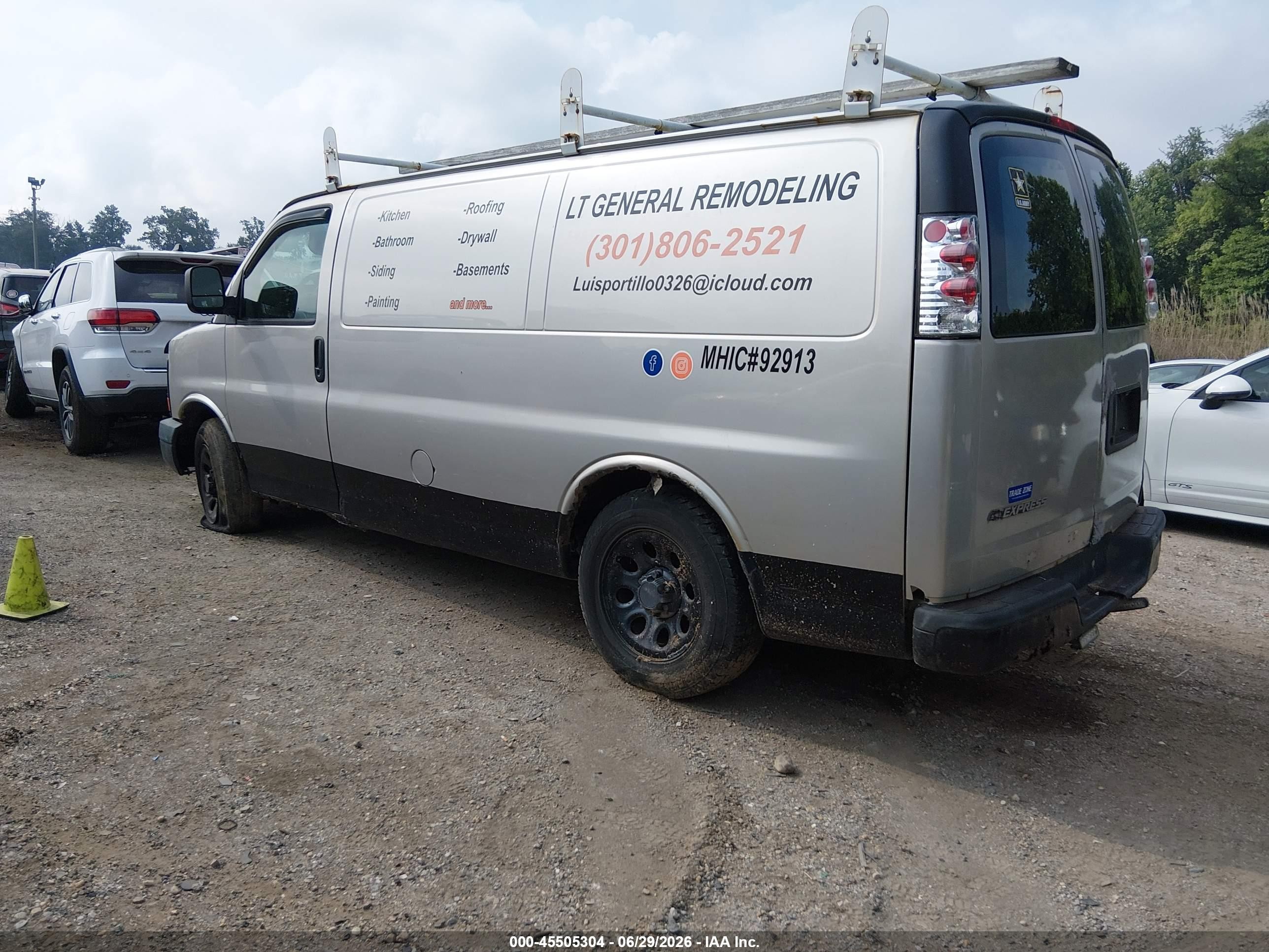 2009 Chevrolet Express Work Van Серый vin: 1GCFG15X291166349