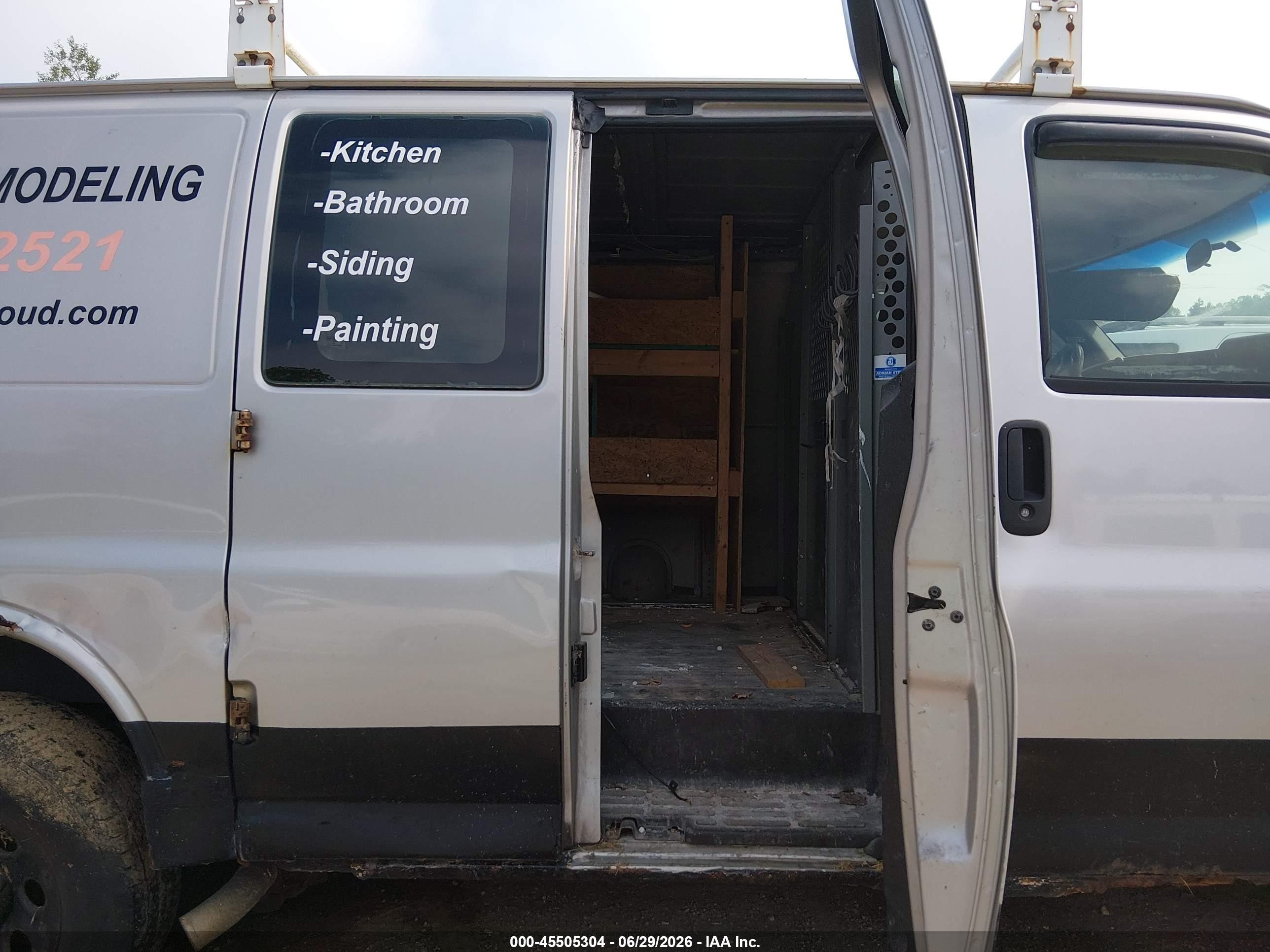 2009 Chevrolet Express Work Van Серый vin: 1GCFG15X291166349