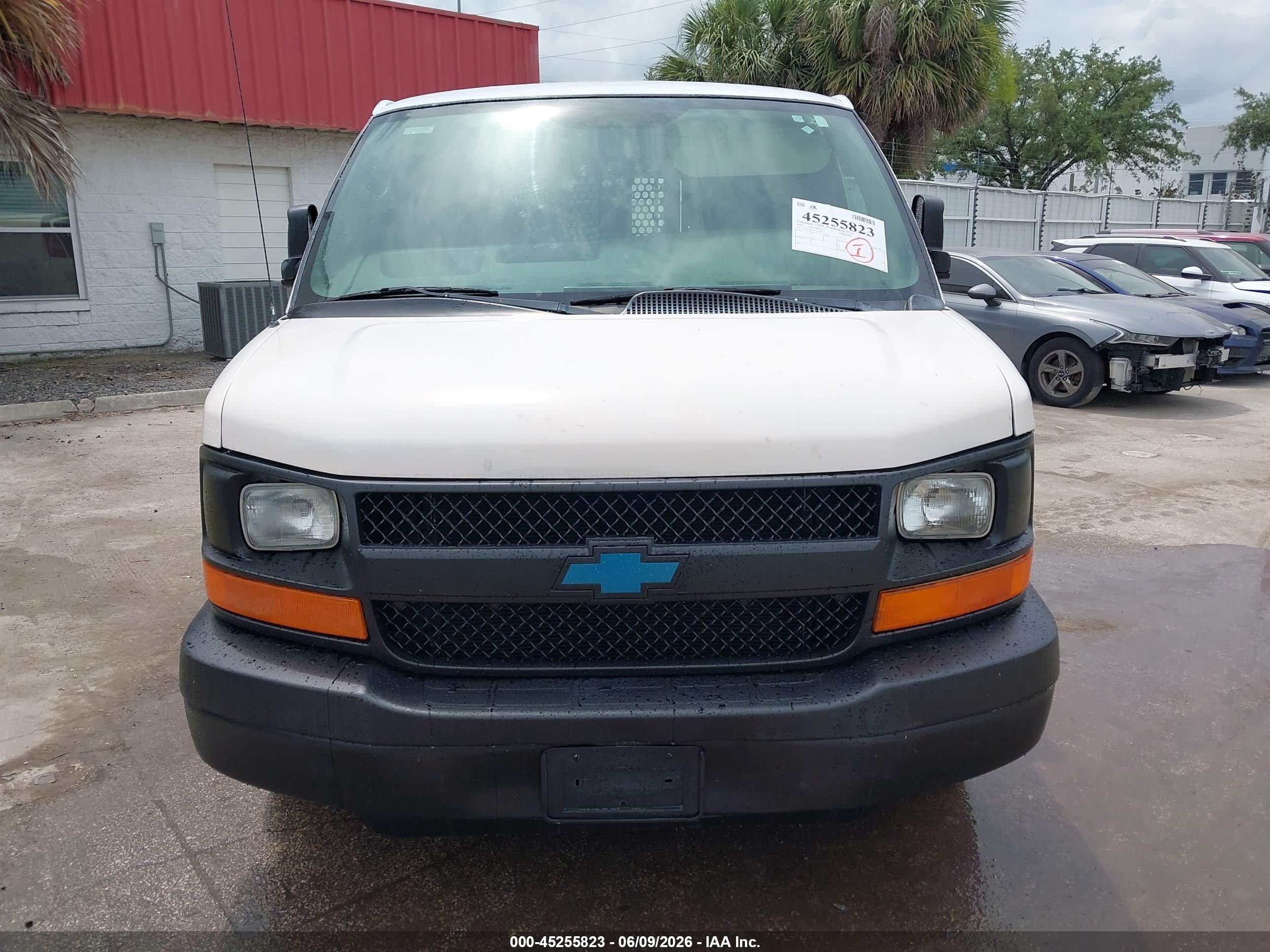 2006 Chevrolet Express Work Van White vin: 1GCFG15X361237182