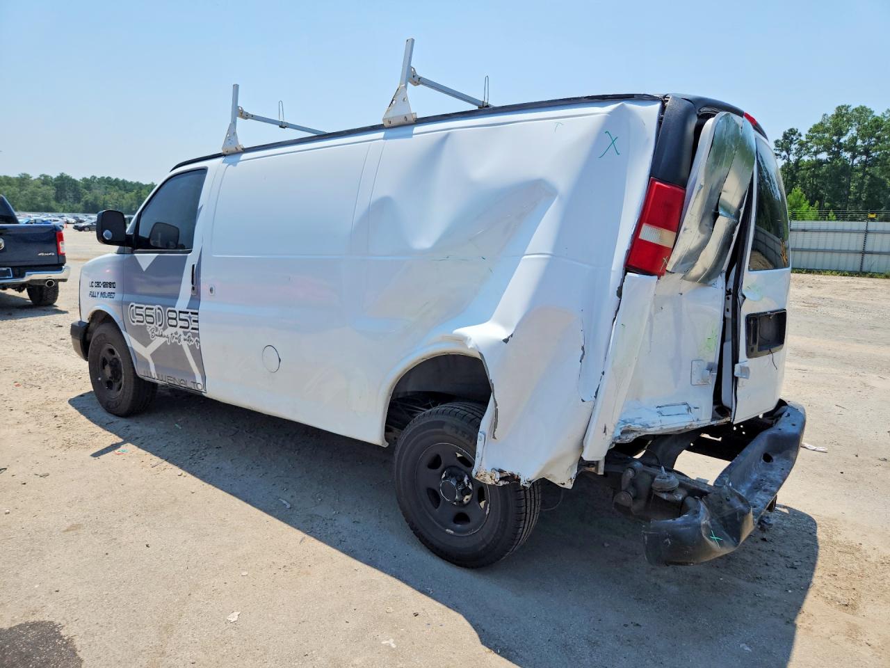 2006 Chevrolet Express G1500 White vin: 1GCFG15X361274720
