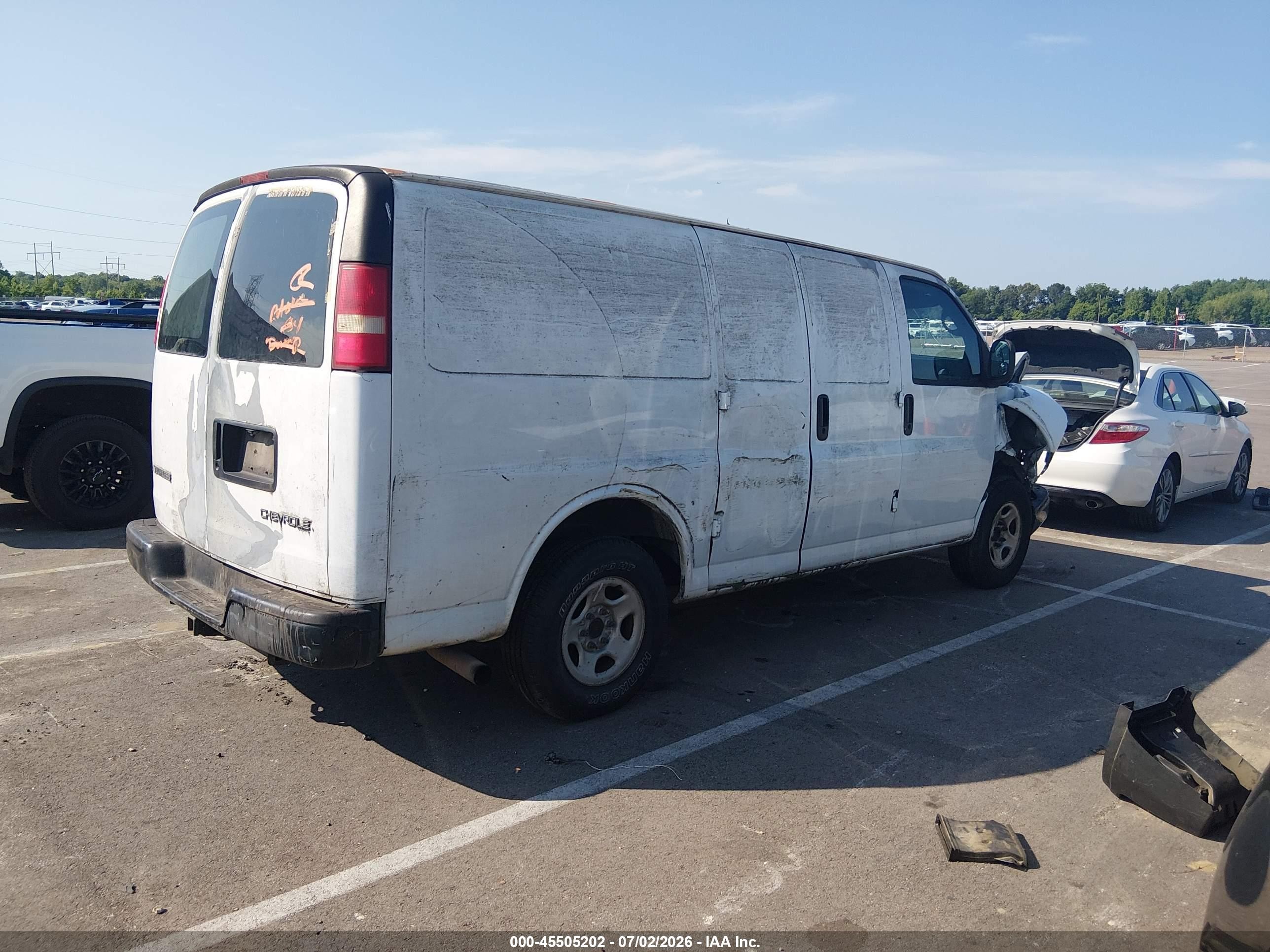 2006 Chevrolet Express Work Van White vin: 1GCFG15X661259855