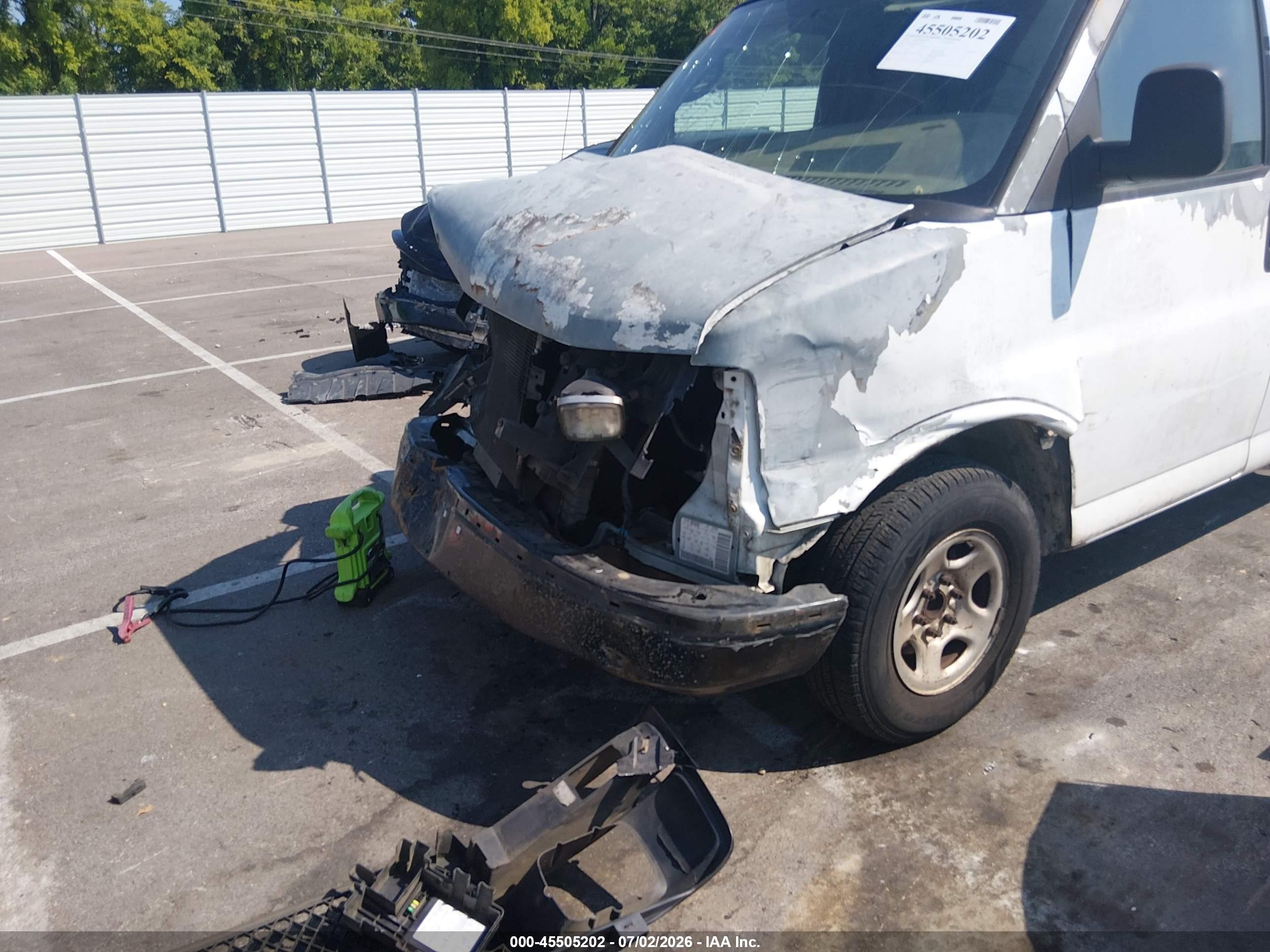 2006 Chevrolet Express Work Van White vin: 1GCFG15X661259855