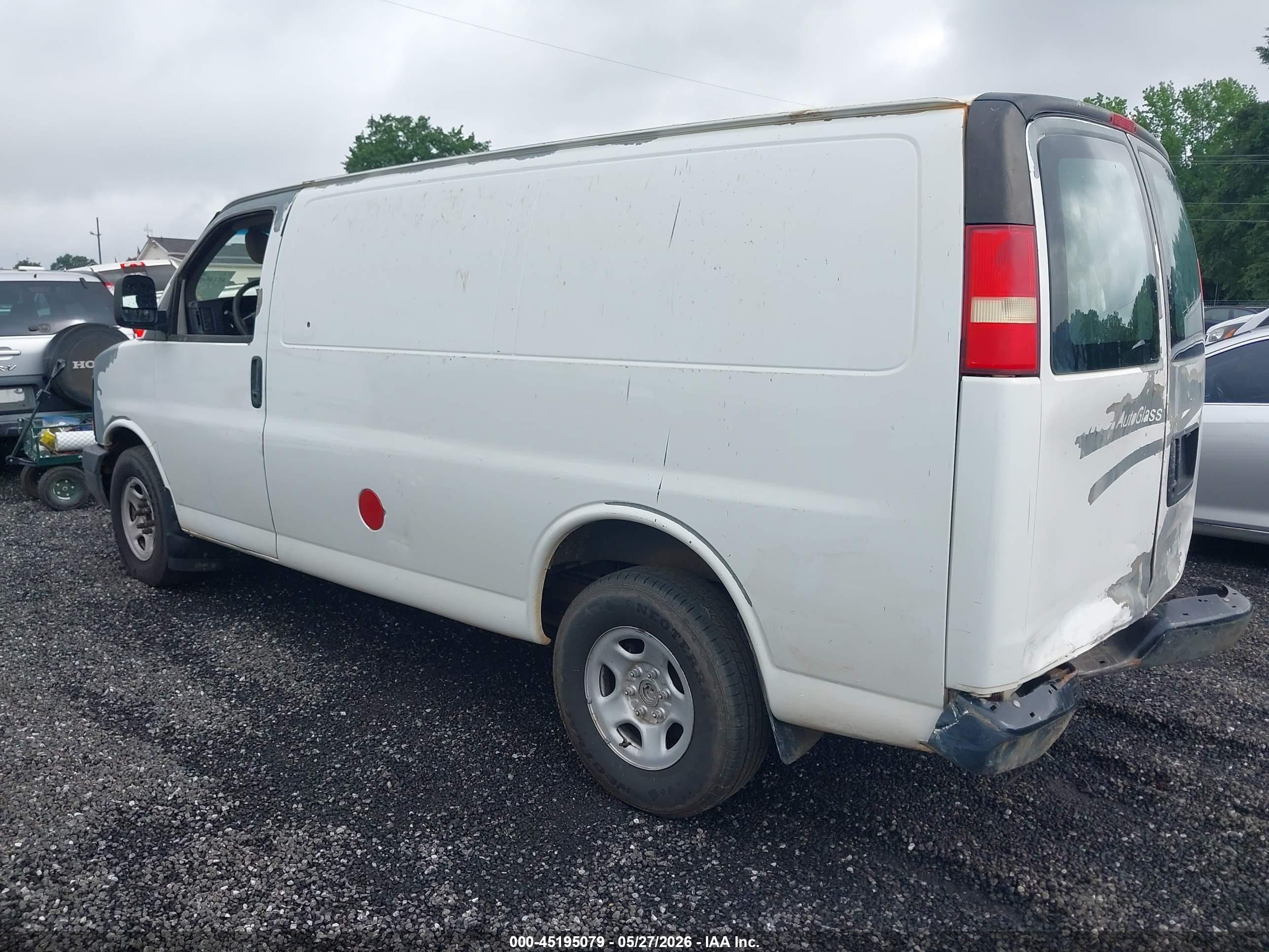 2008 Chevrolet Express Work Van White vin: 1GCFG15X681205927