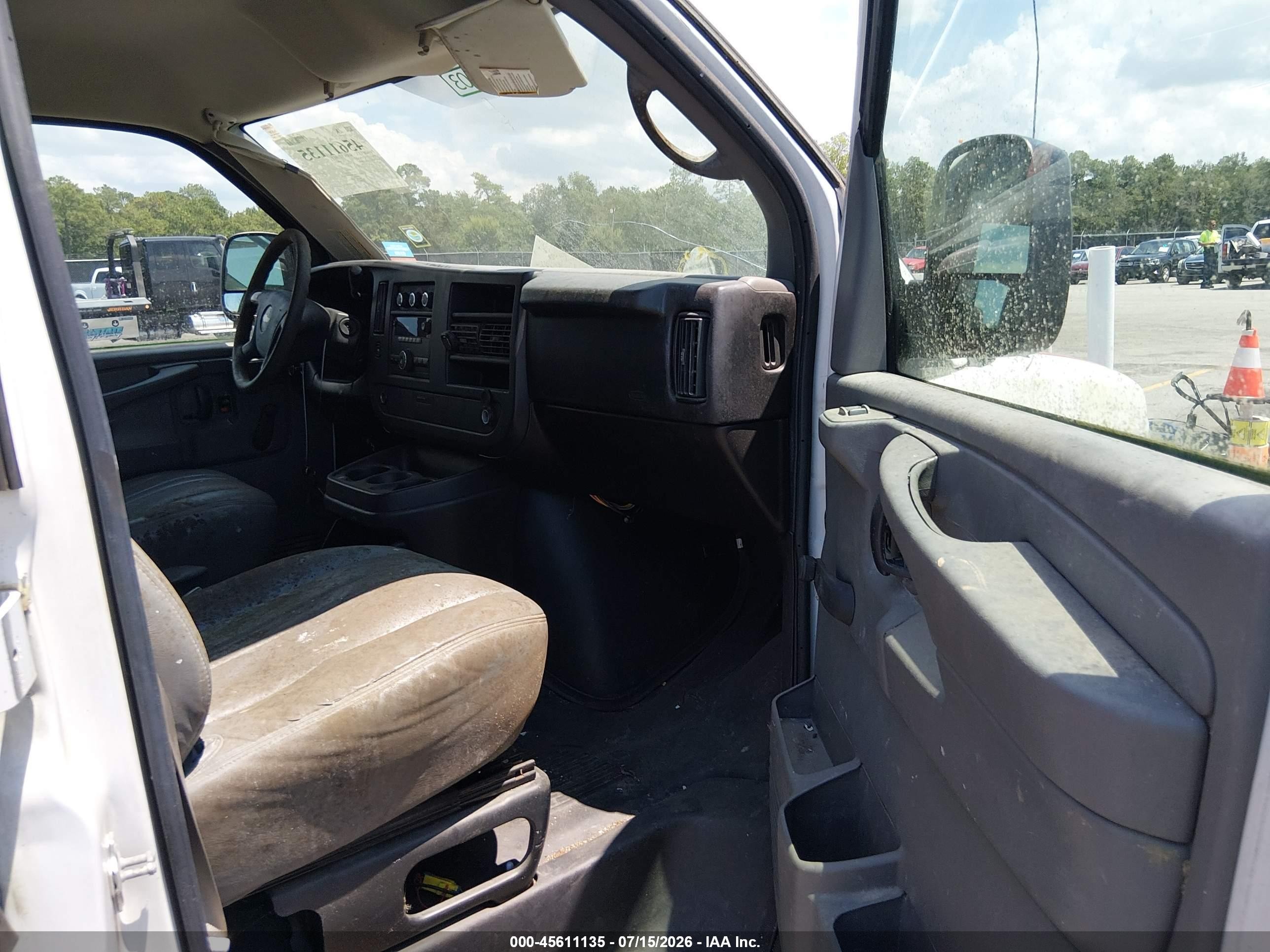 2009 Chevrolet Express Work Van White vin: 1GCFG15X691130468