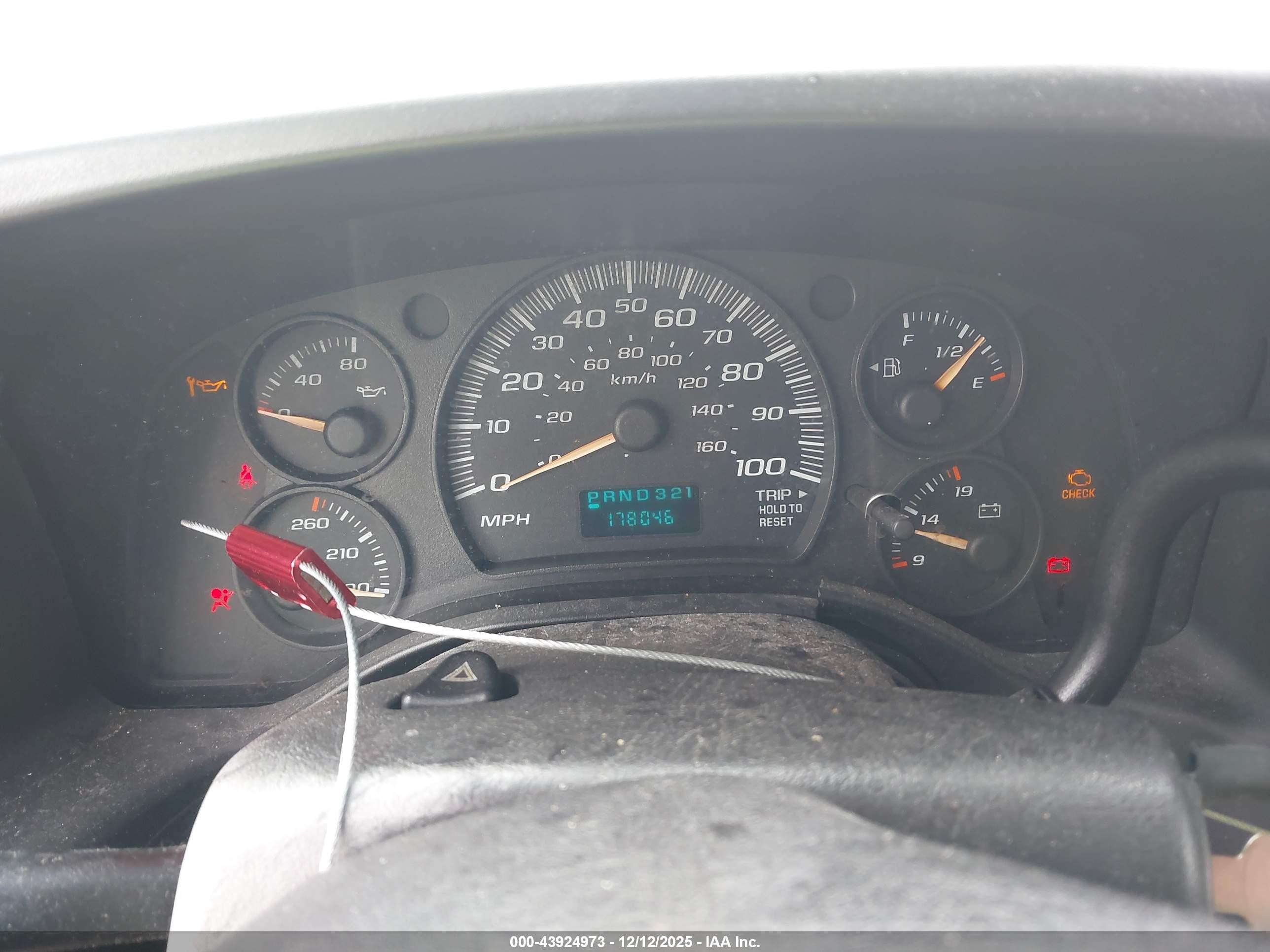 2006 Chevrolet Express Work Van Белый vin: 1GCFG15X861218790
