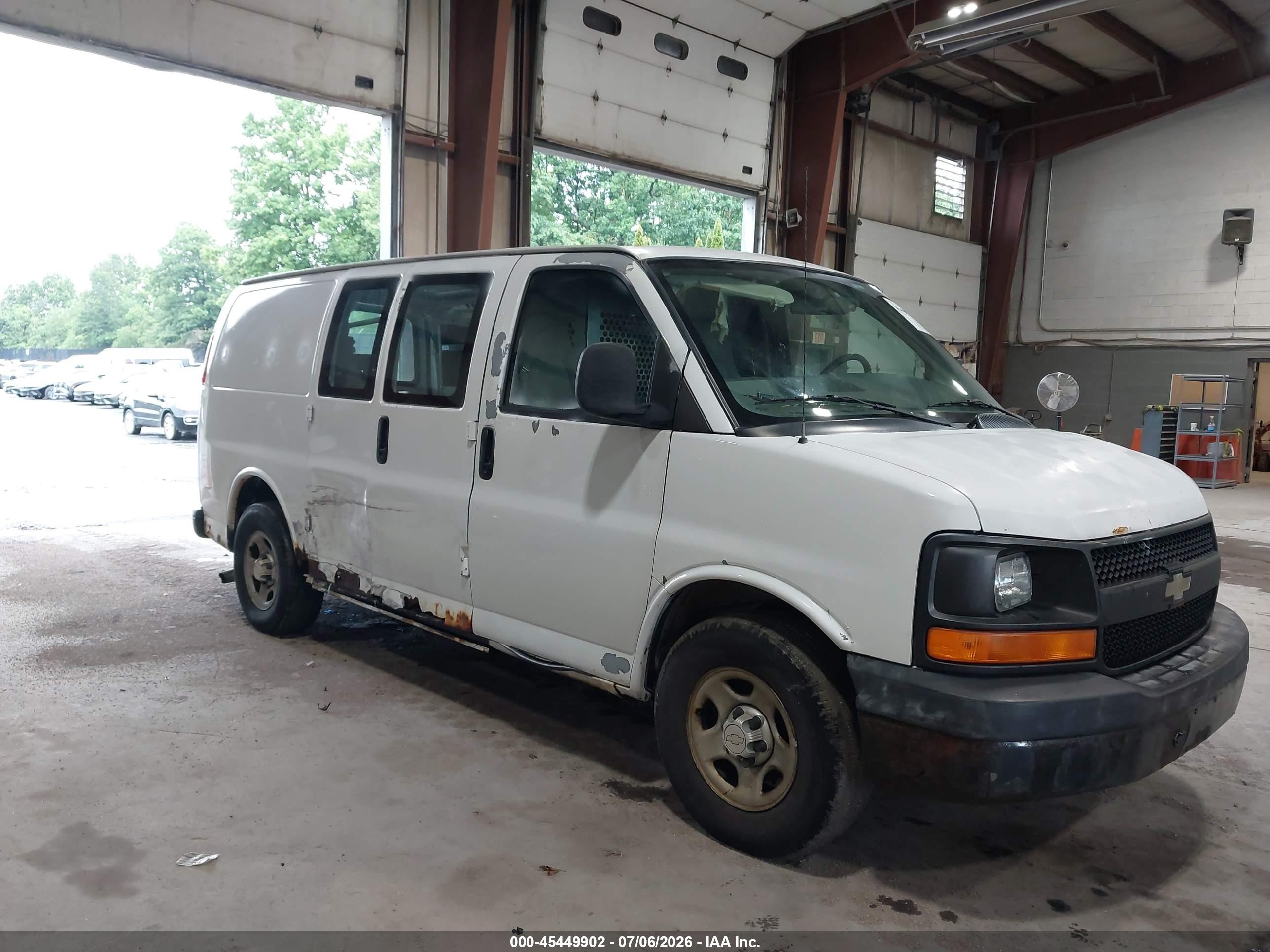 2007 Chevrolet Express Work Van White vin: 1GCFG15X871143297
