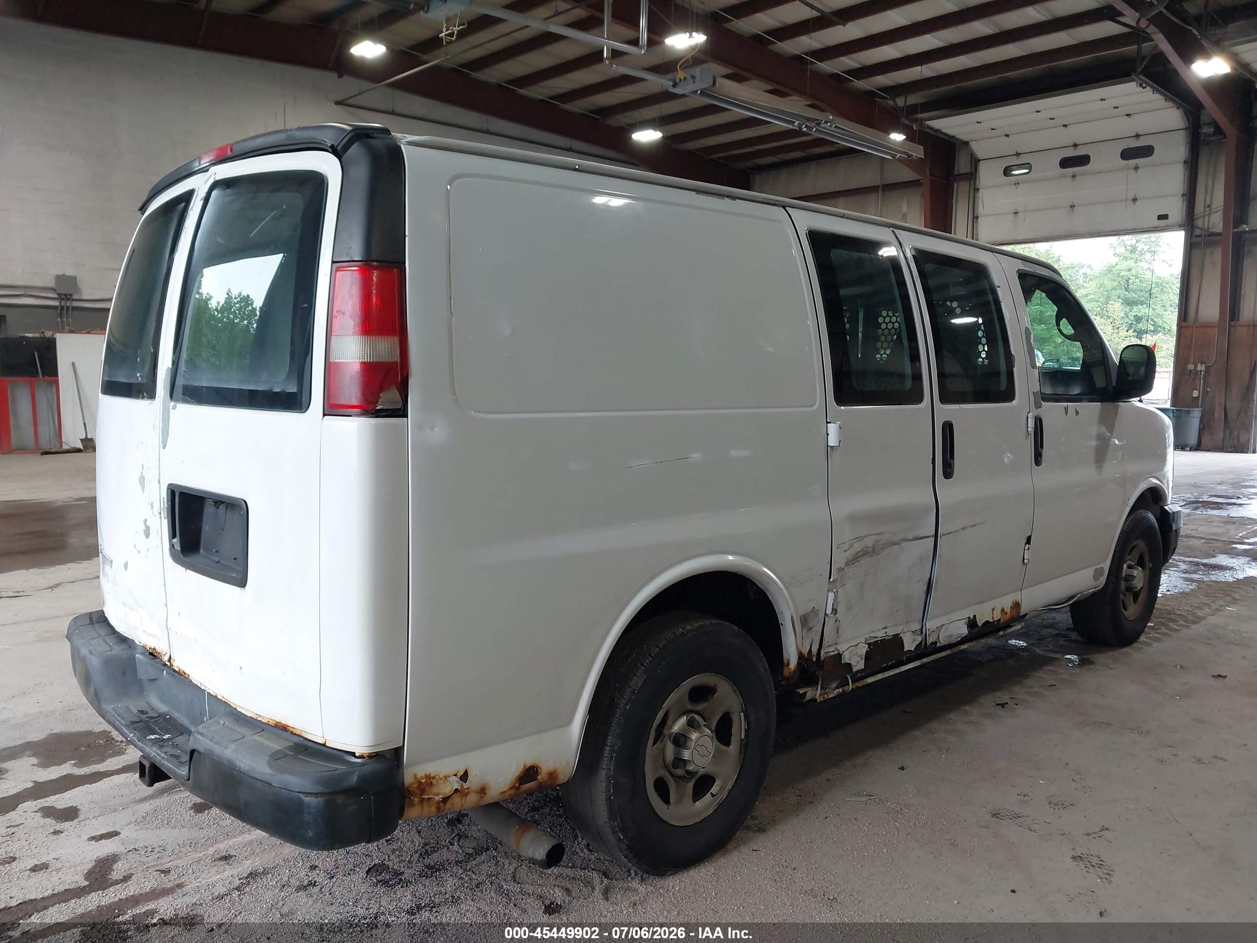 2007 Chevrolet Express Work Van White vin: 1GCFG15X871143297