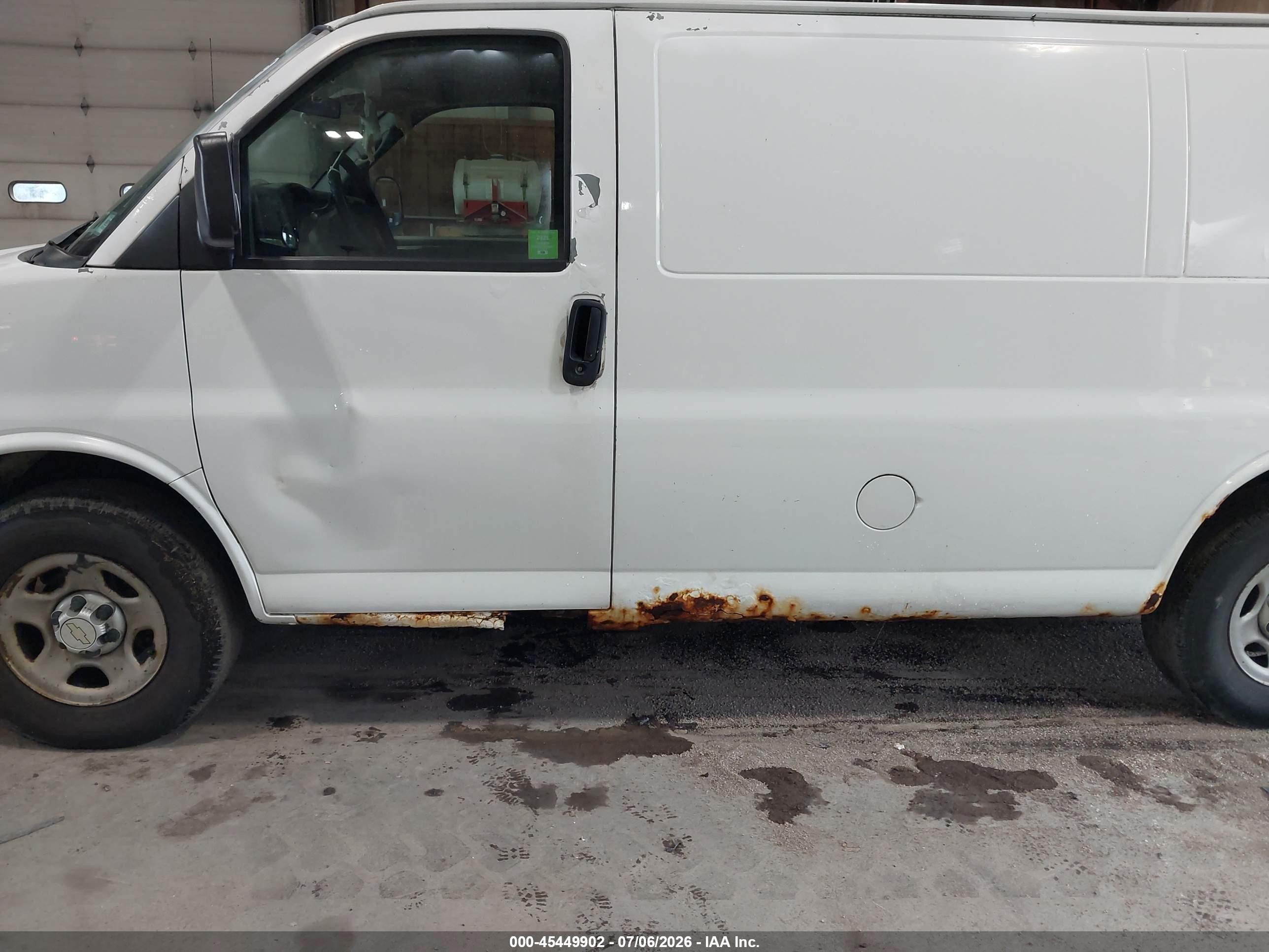 2007 Chevrolet Express Work Van White vin: 1GCFG15X871143297