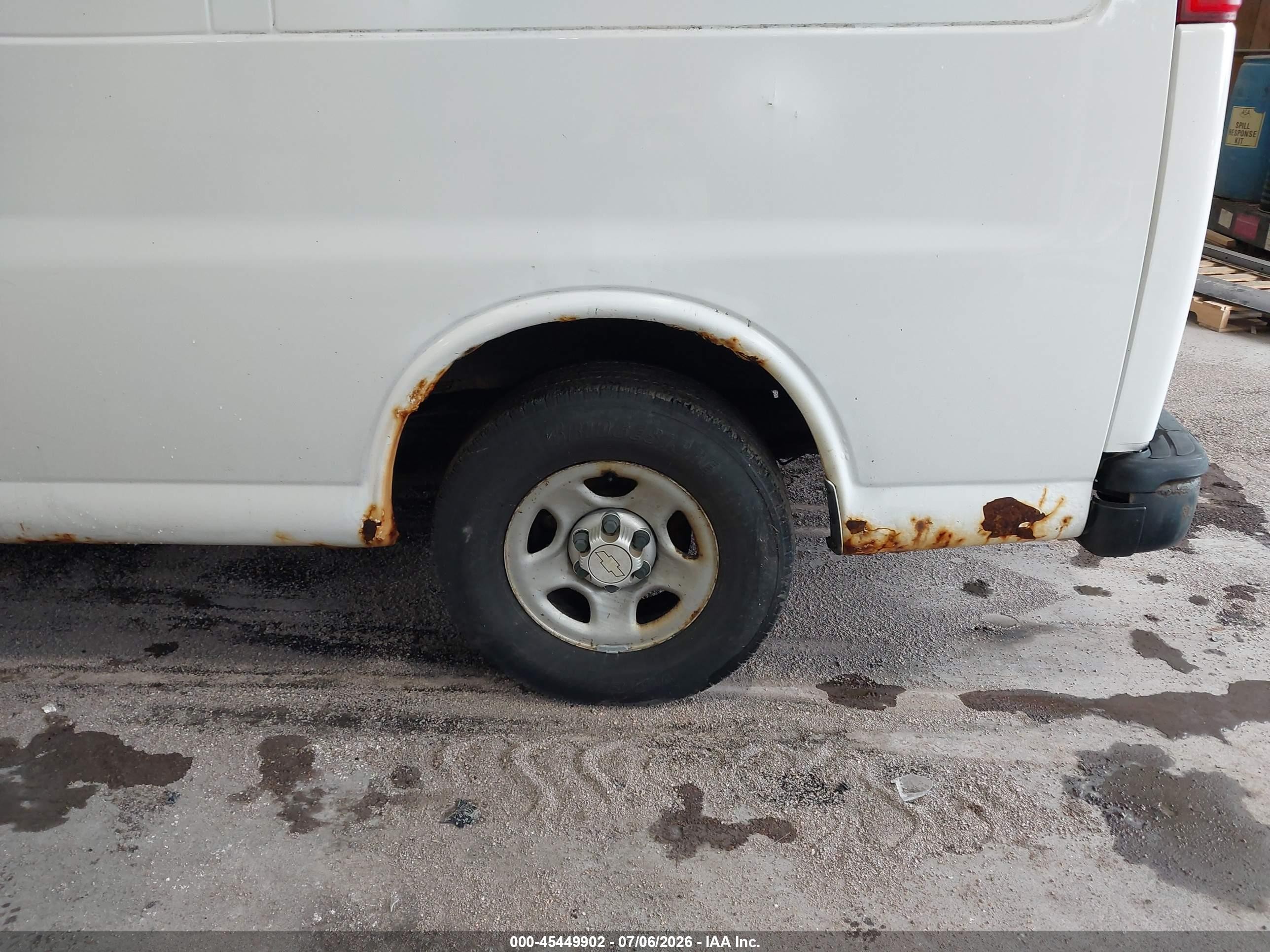 2007 Chevrolet Express Work Van White vin: 1GCFG15X871143297