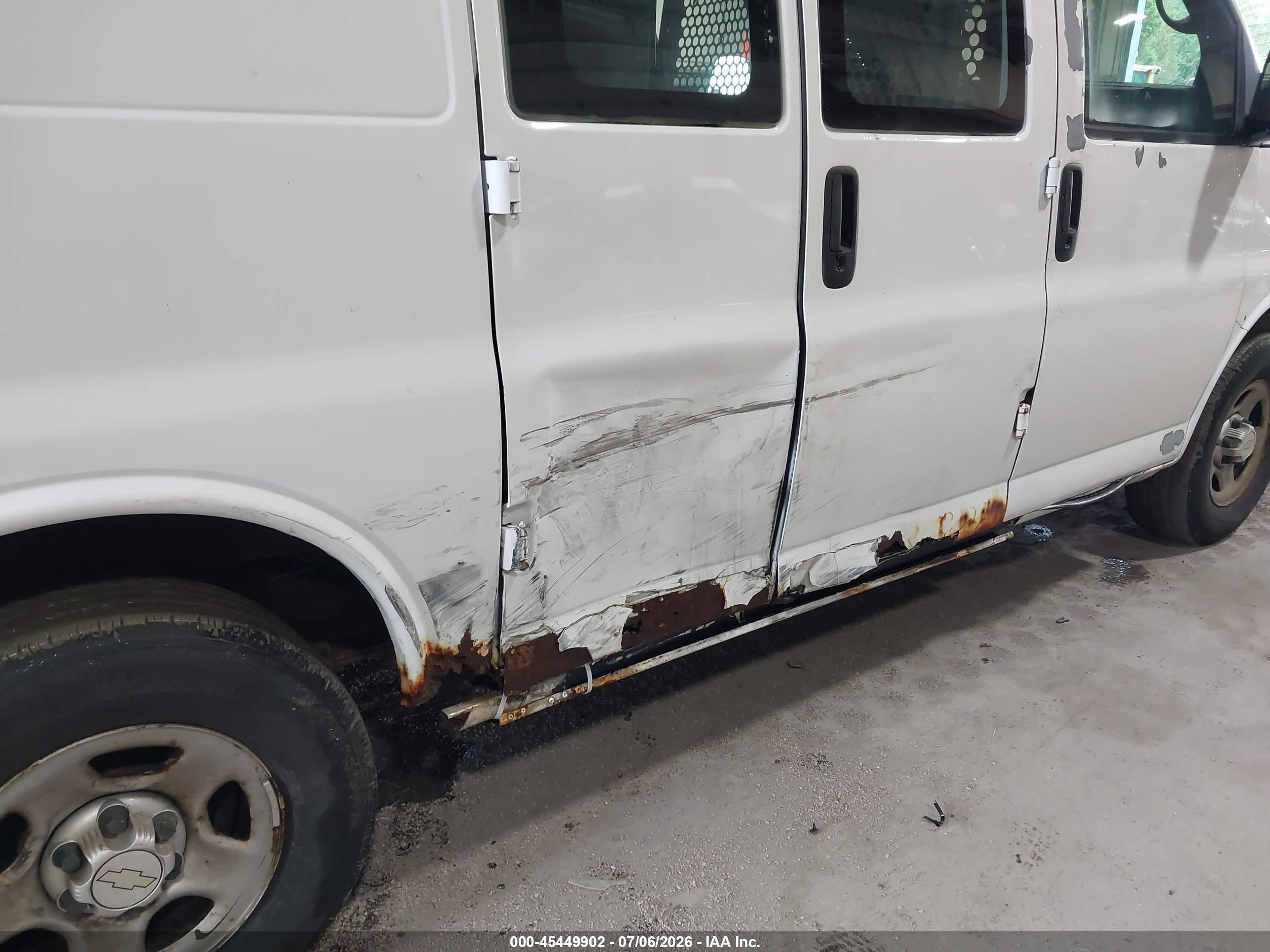 2007 Chevrolet Express Work Van White vin: 1GCFG15X871143297
