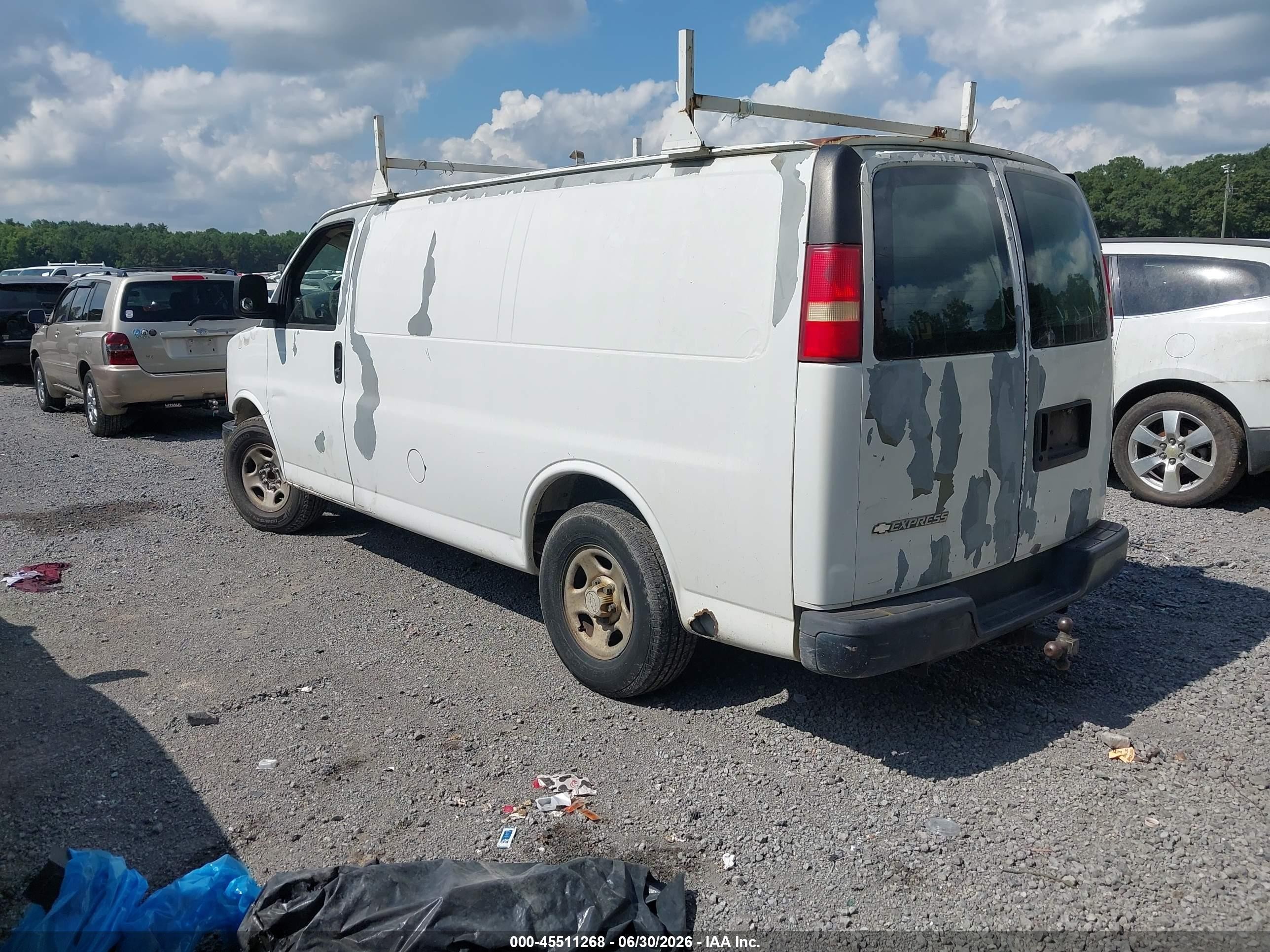 2007 Chevrolet Express Work Van White vin: 1GCFG15X871154817