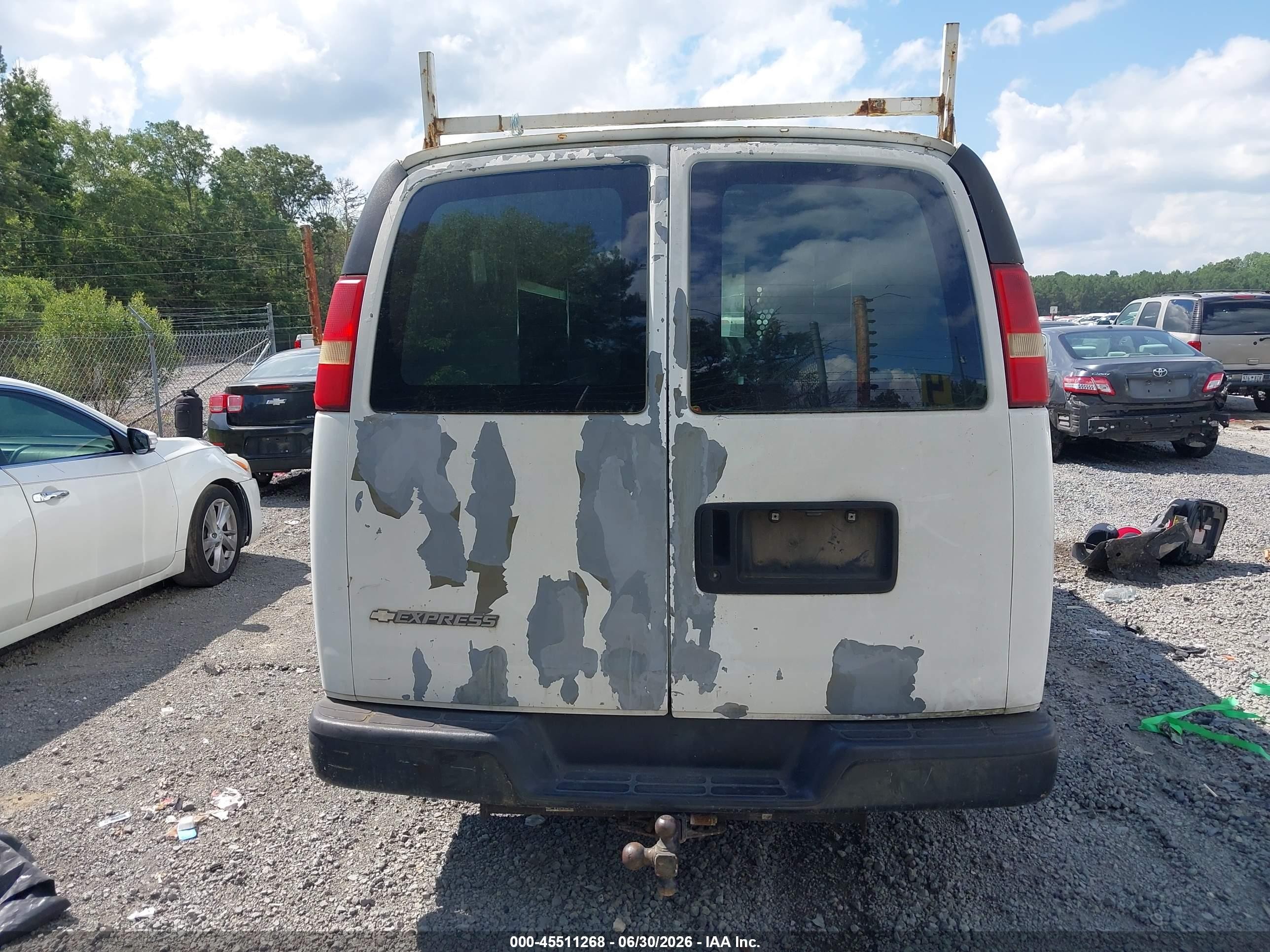 2007 Chevrolet Express Work Van White vin: 1GCFG15X871154817