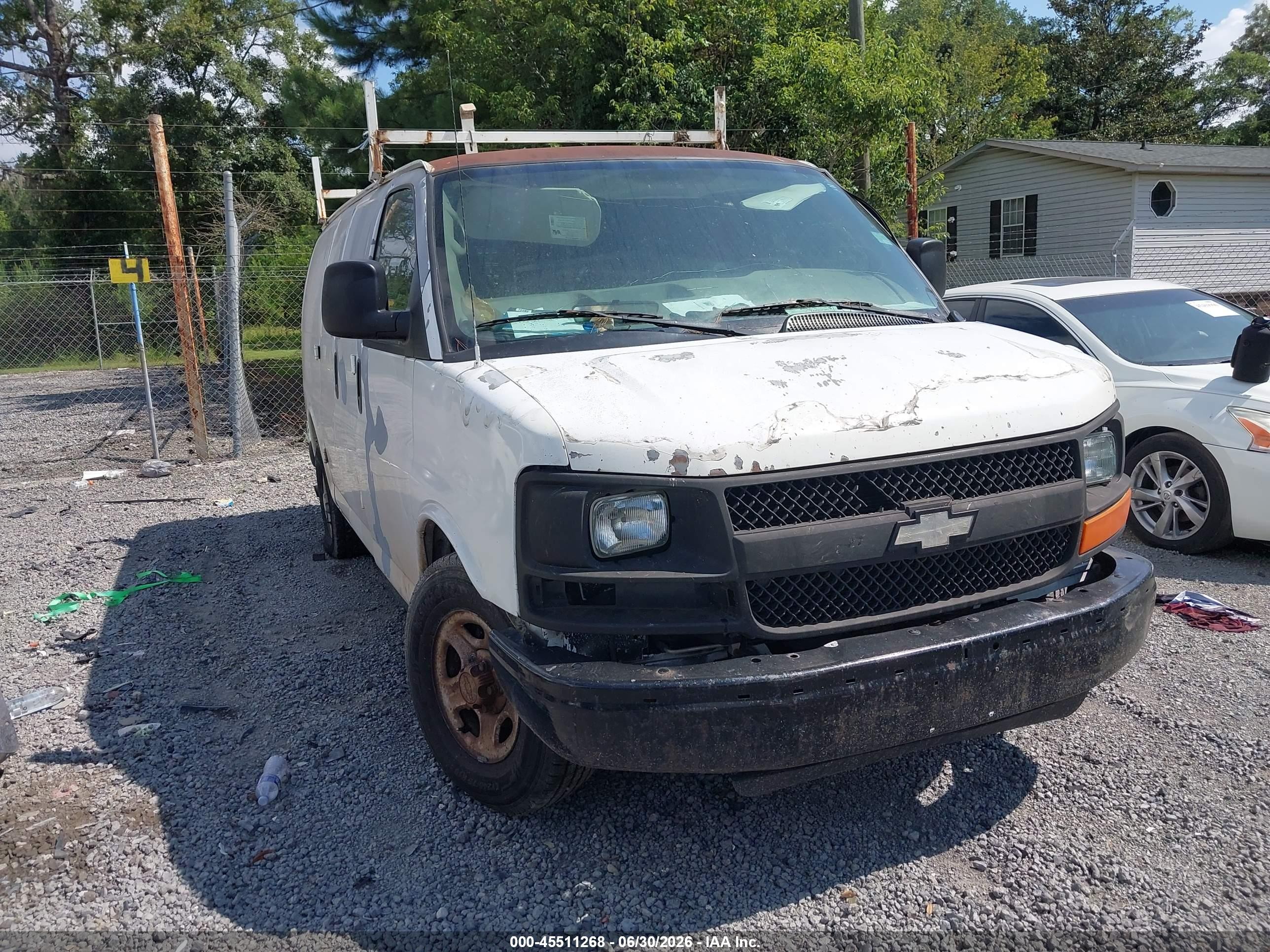 2007 Chevrolet Express Work Van White vin: 1GCFG15X871154817