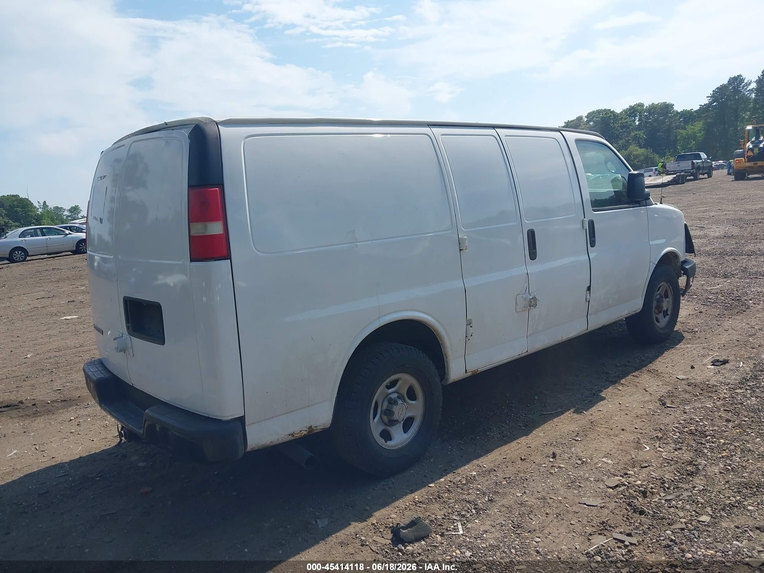 2007 Chevrolet Express Work Van White vin: 1GCFG15X871249510