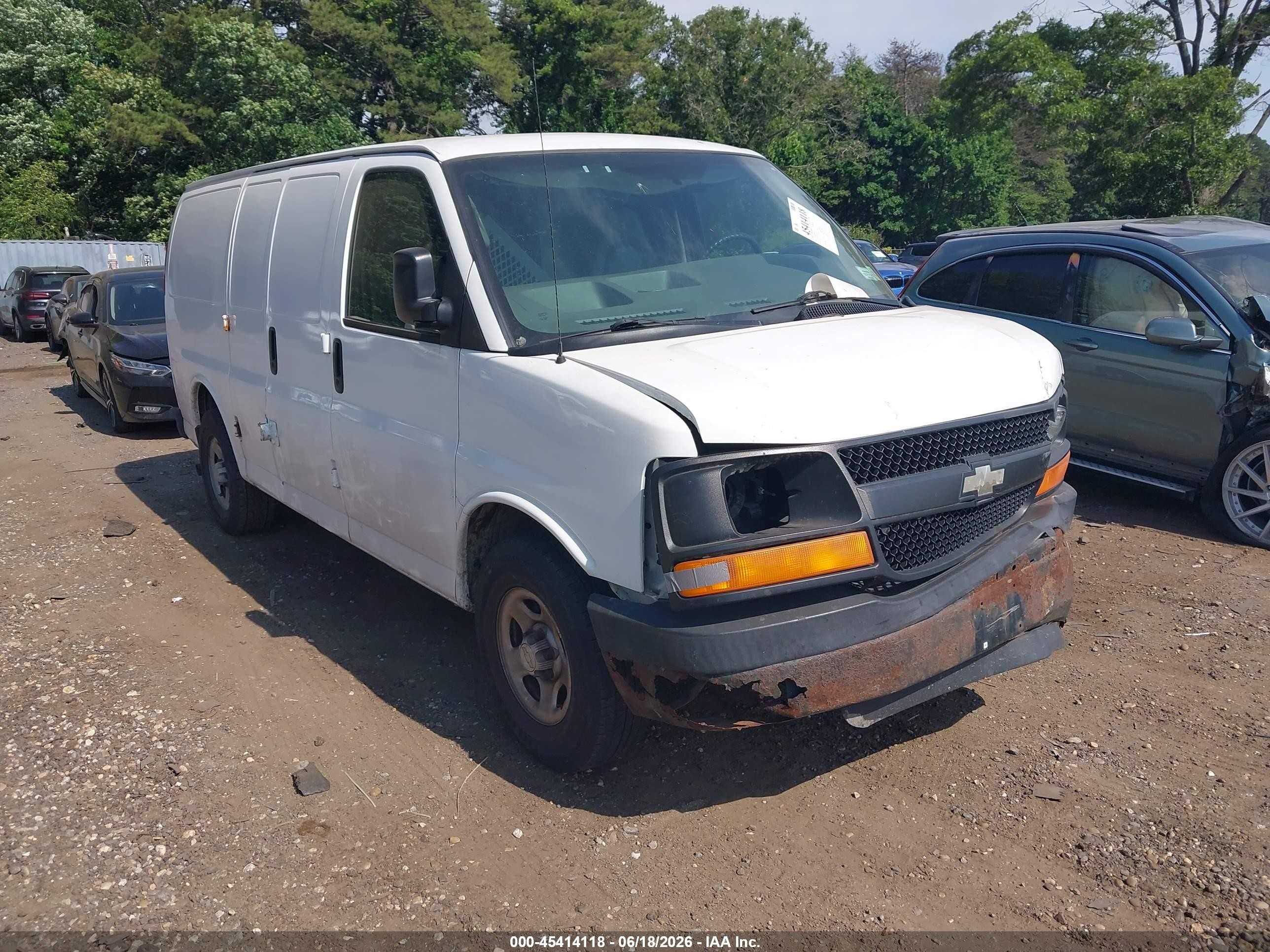 2007 Chevrolet Express Work Van White vin: 1GCFG15X871249510