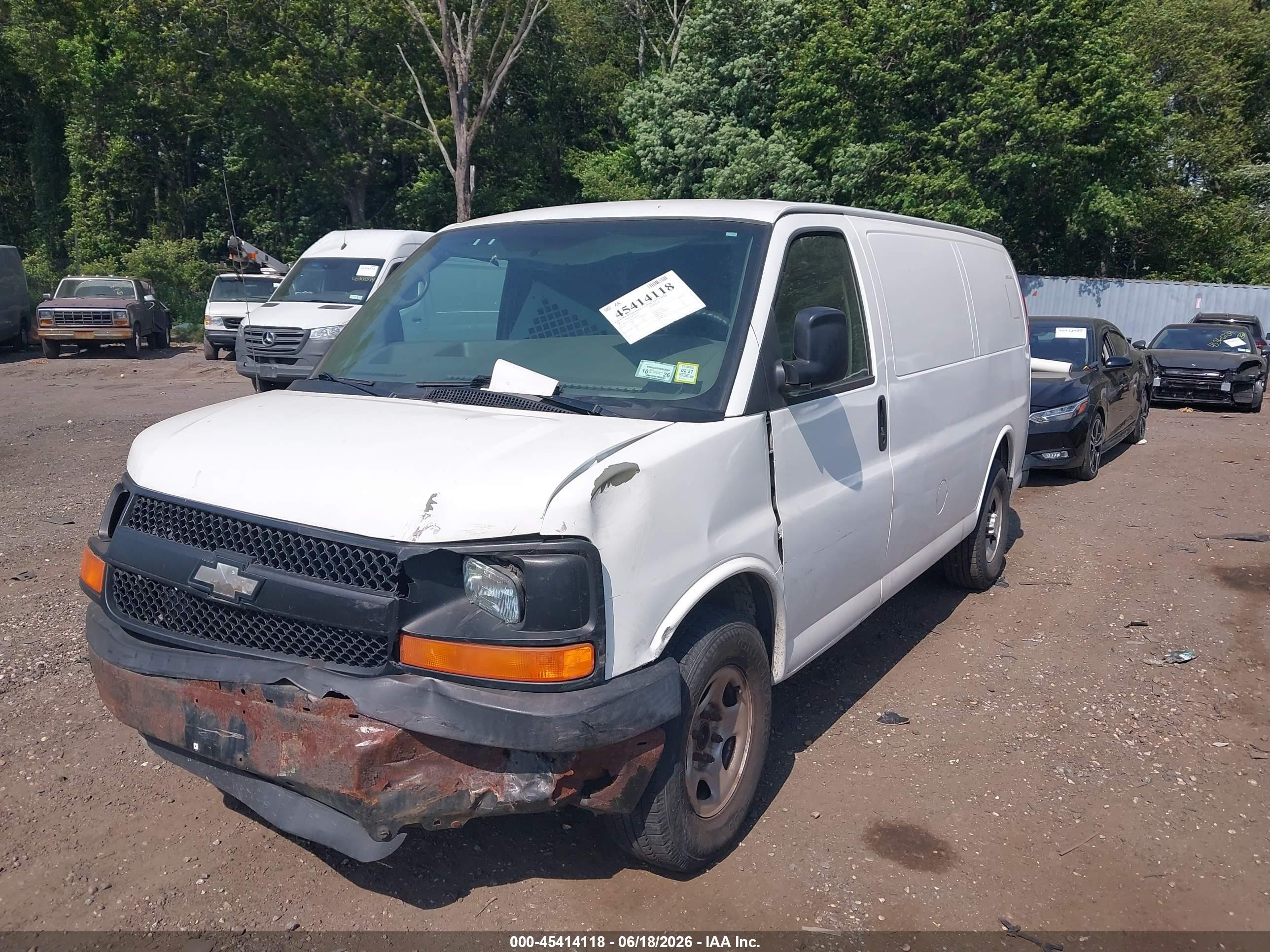 2007 Chevrolet Express Work Van White vin: 1GCFG15X871249510