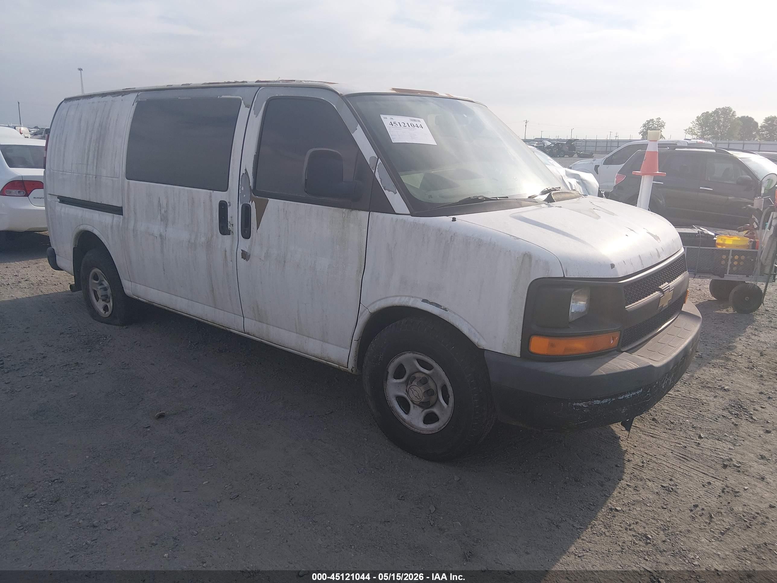 2008 Chevrolet Express Work Van White vin: 1GCFG15X881196521