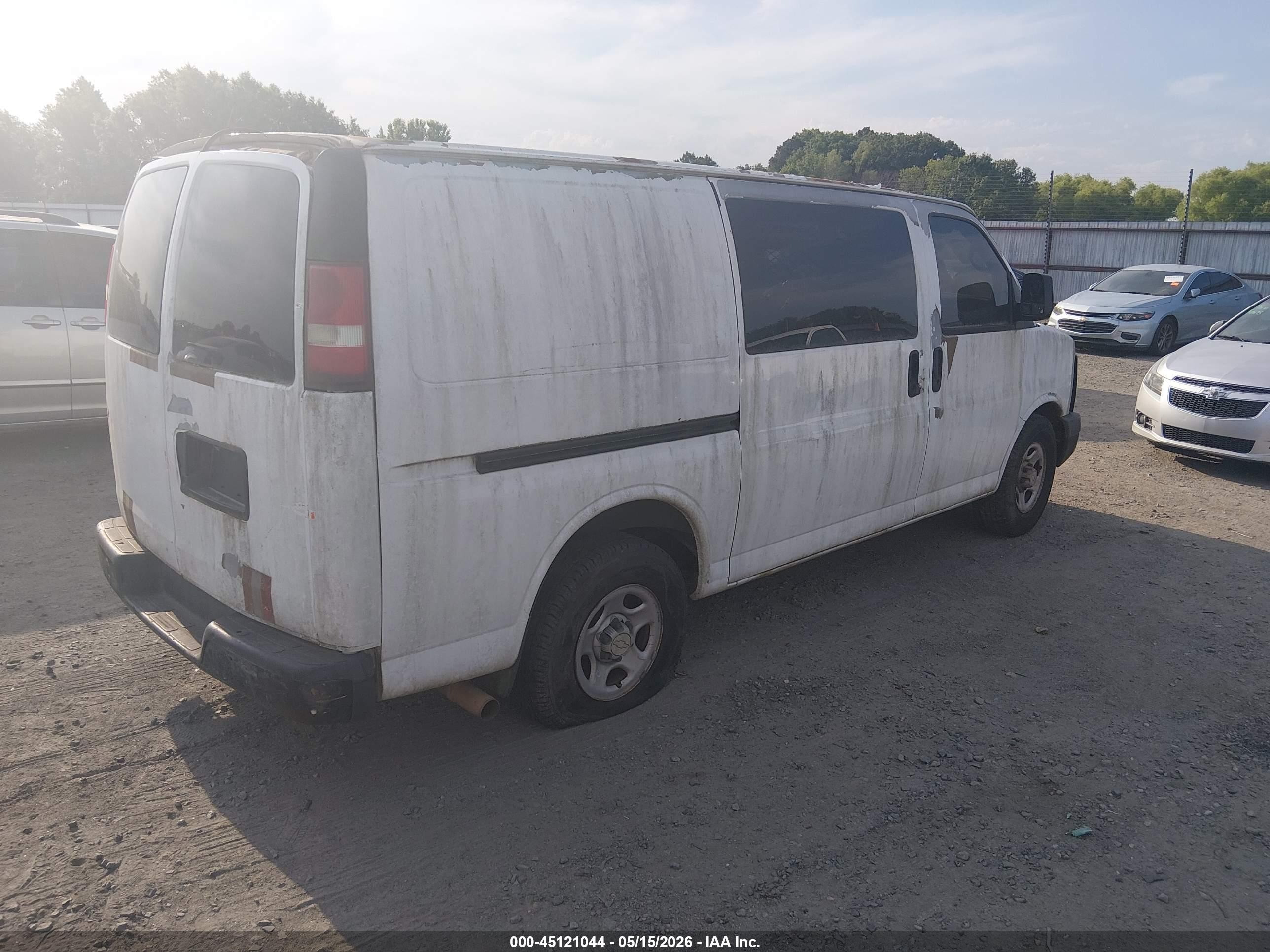 2008 Chevrolet Express Work Van White vin: 1GCFG15X881196521