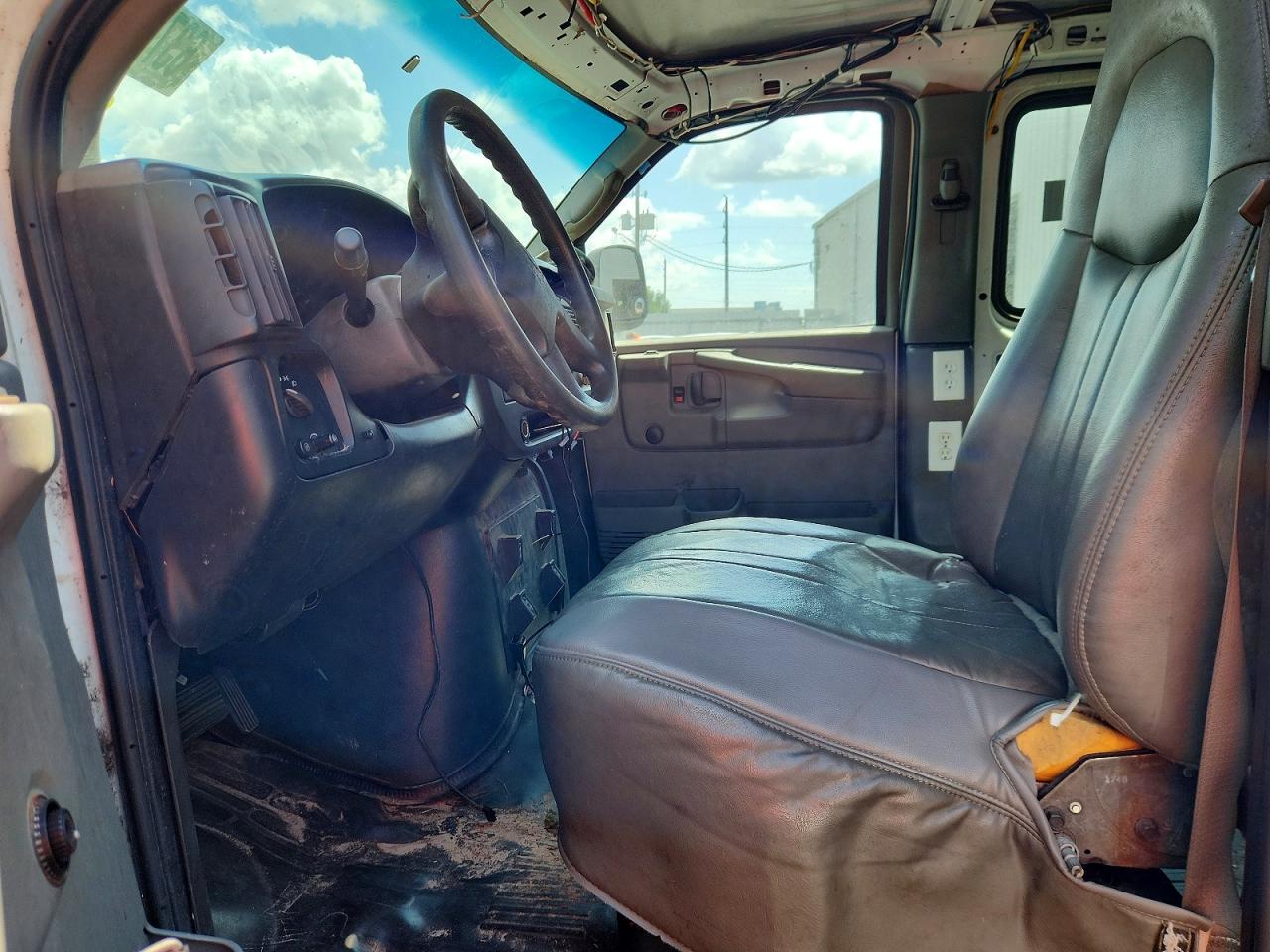 2007 Chevrolet Express G1500 Белый vin: 1GCFG15X971102998