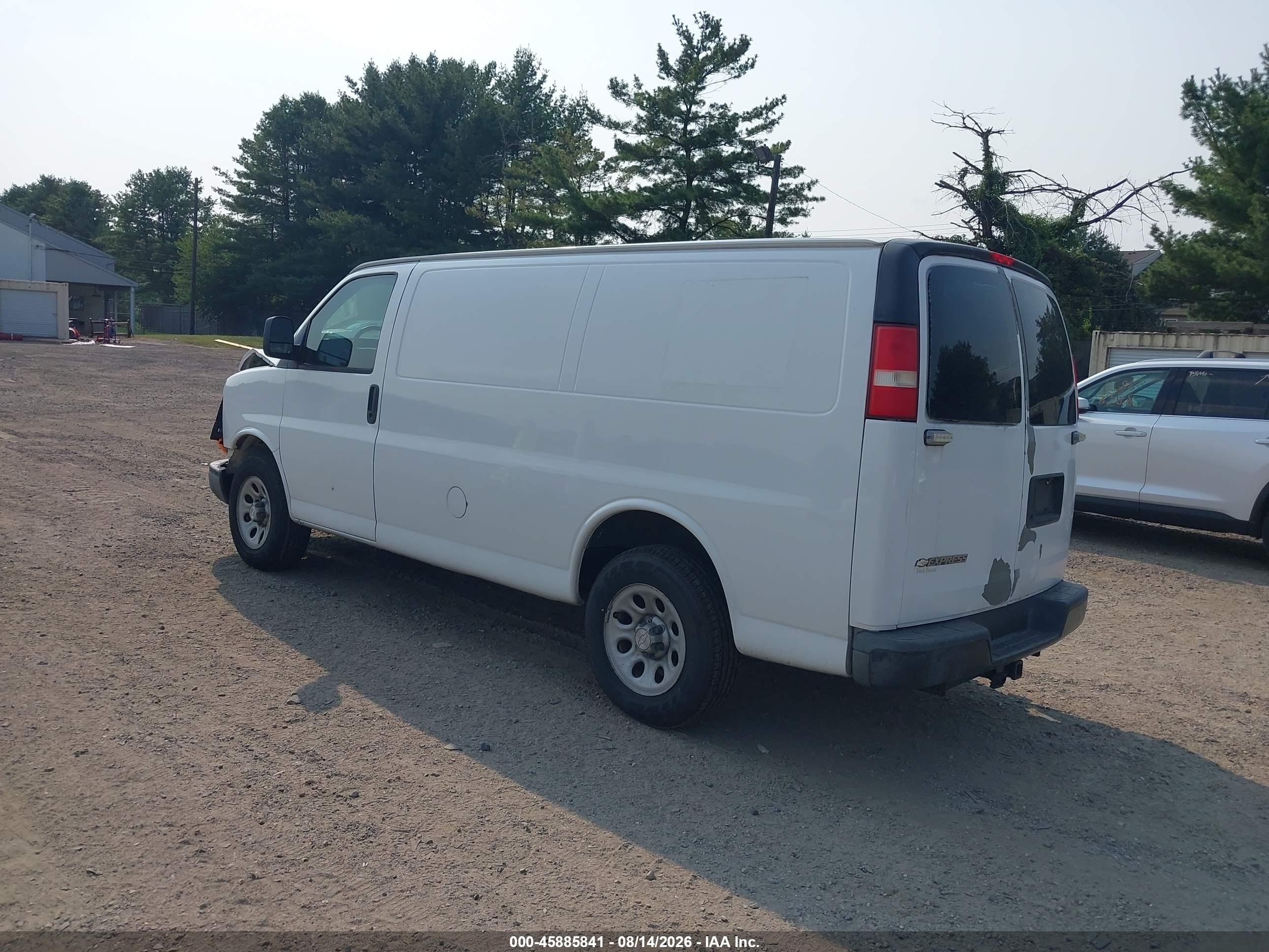 2009 Chevrolet Express Work Van Белый vin: 1GCFG15X991122364