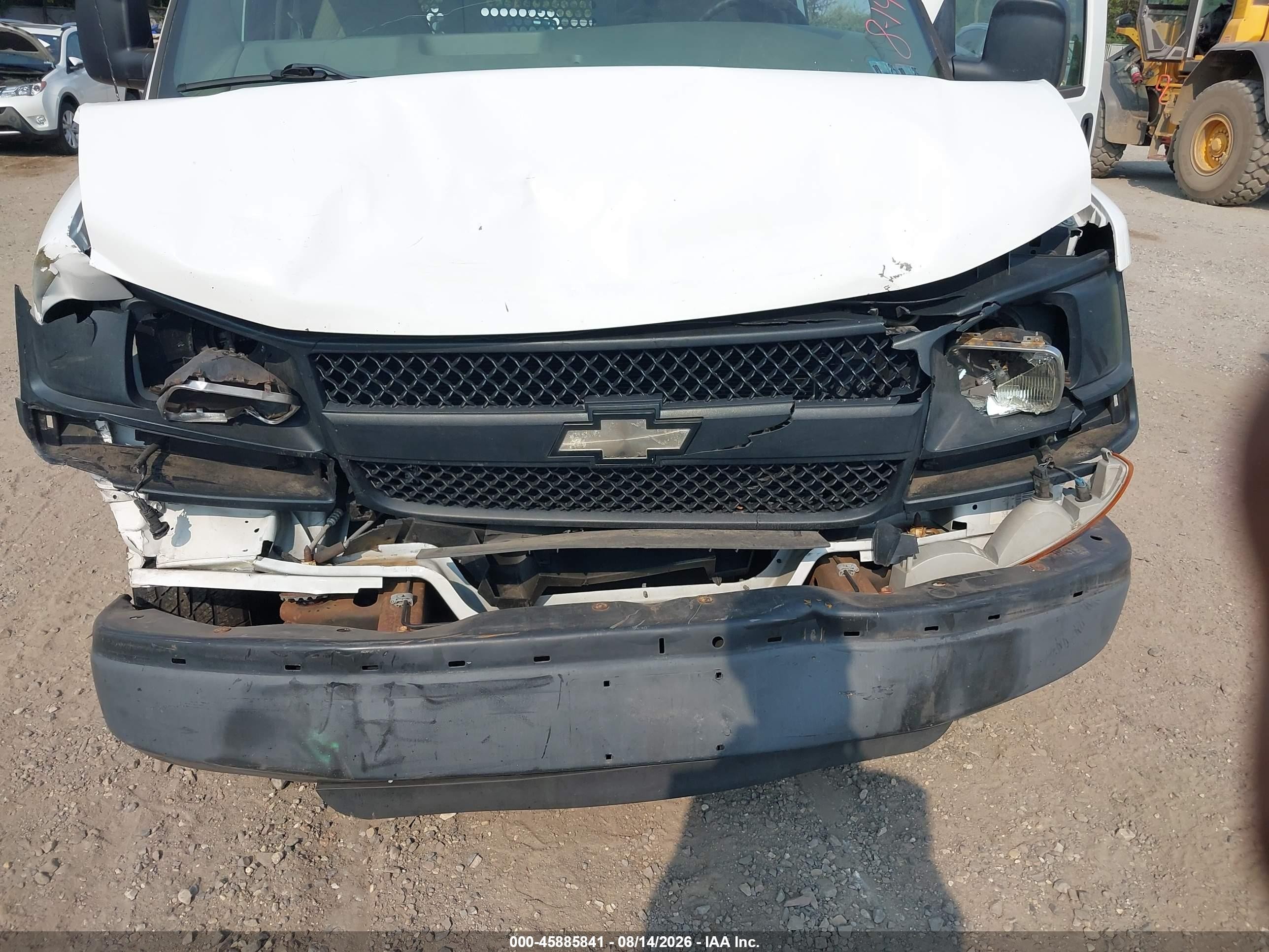 2009 Chevrolet Express Work Van Белый vin: 1GCFG15X991122364