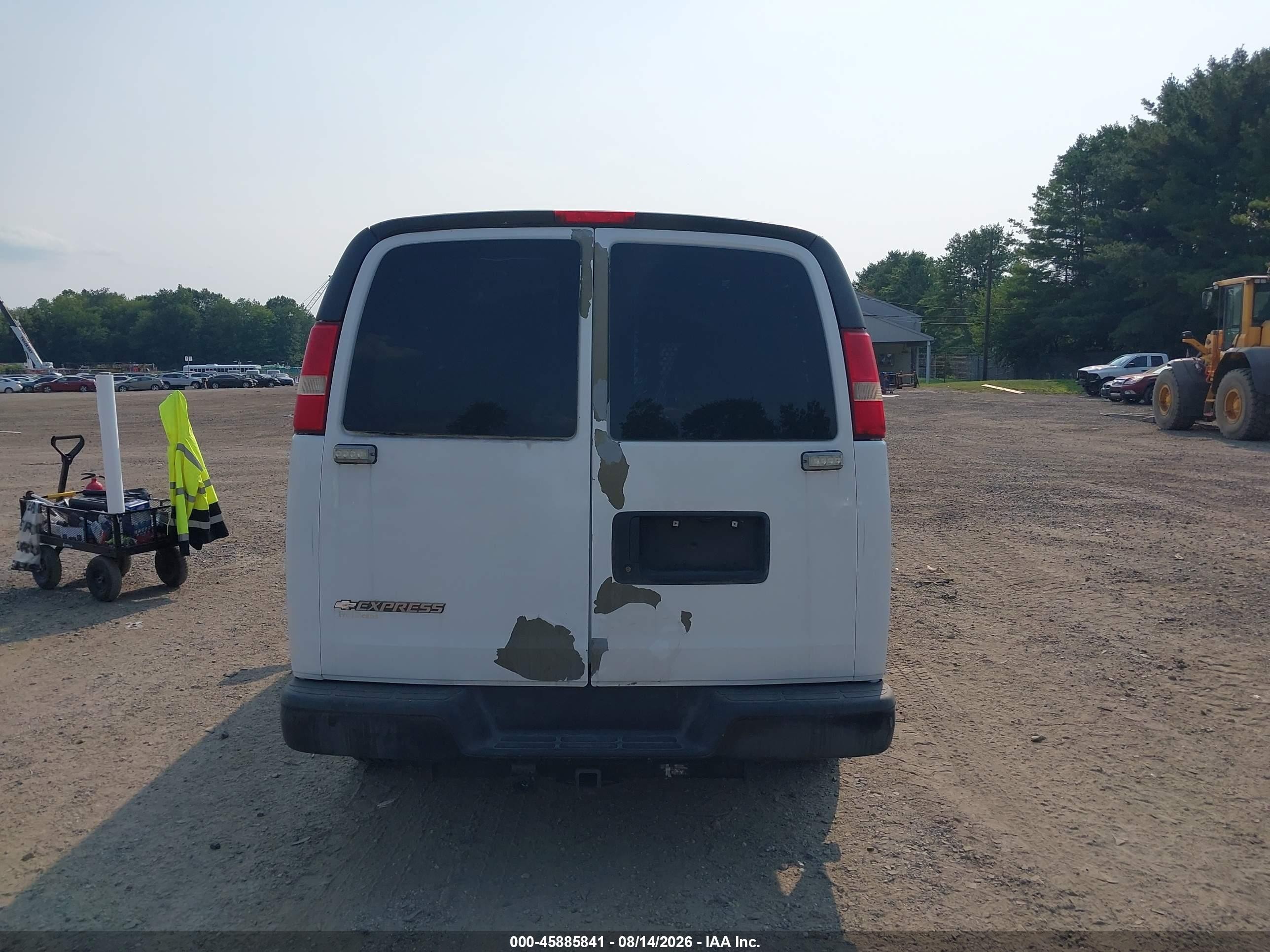 2009 Chevrolet Express Work Van Белый vin: 1GCFG15X991122364