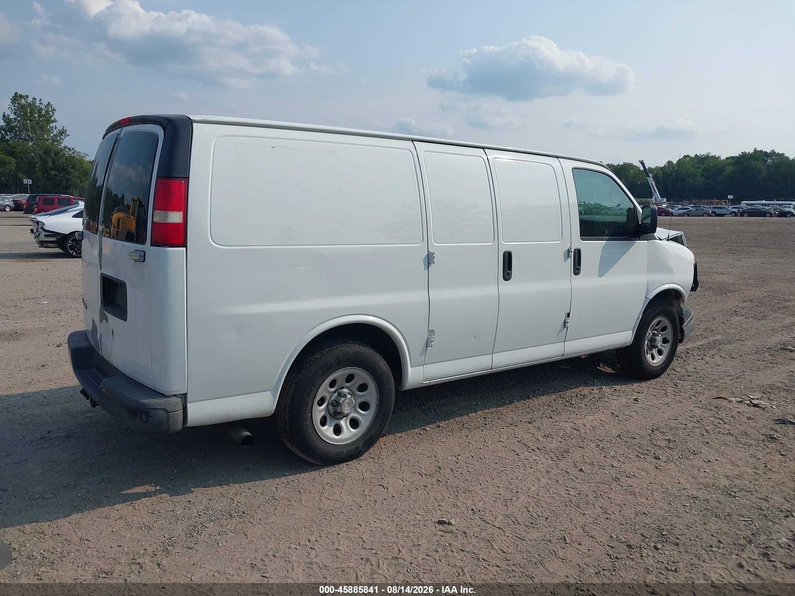 2009 Chevrolet Express Work Van Белый vin: 1GCFG15X991122364