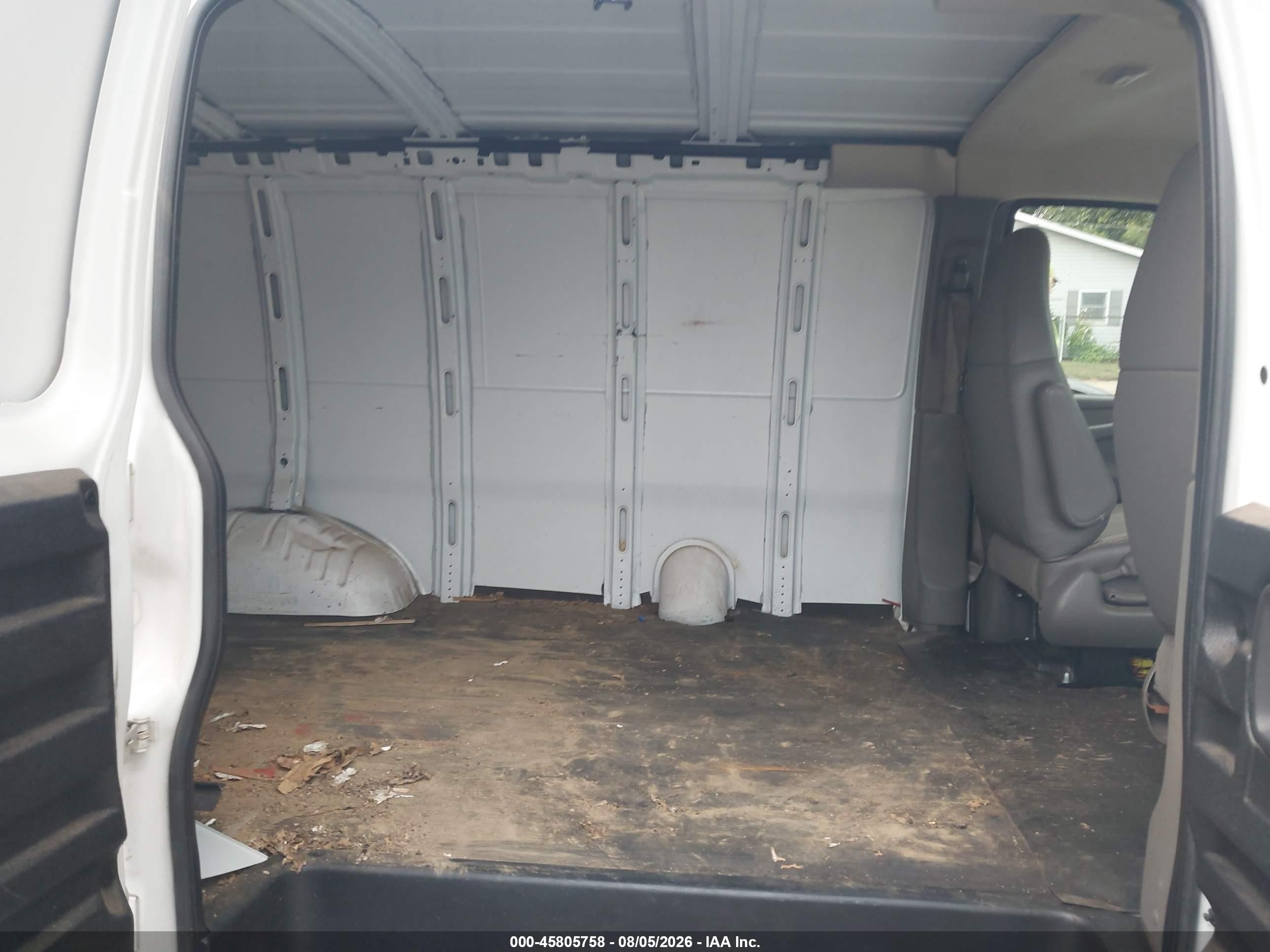 2009 Chevrolet Express Work Van Белый vin: 1GCFG15X991149497