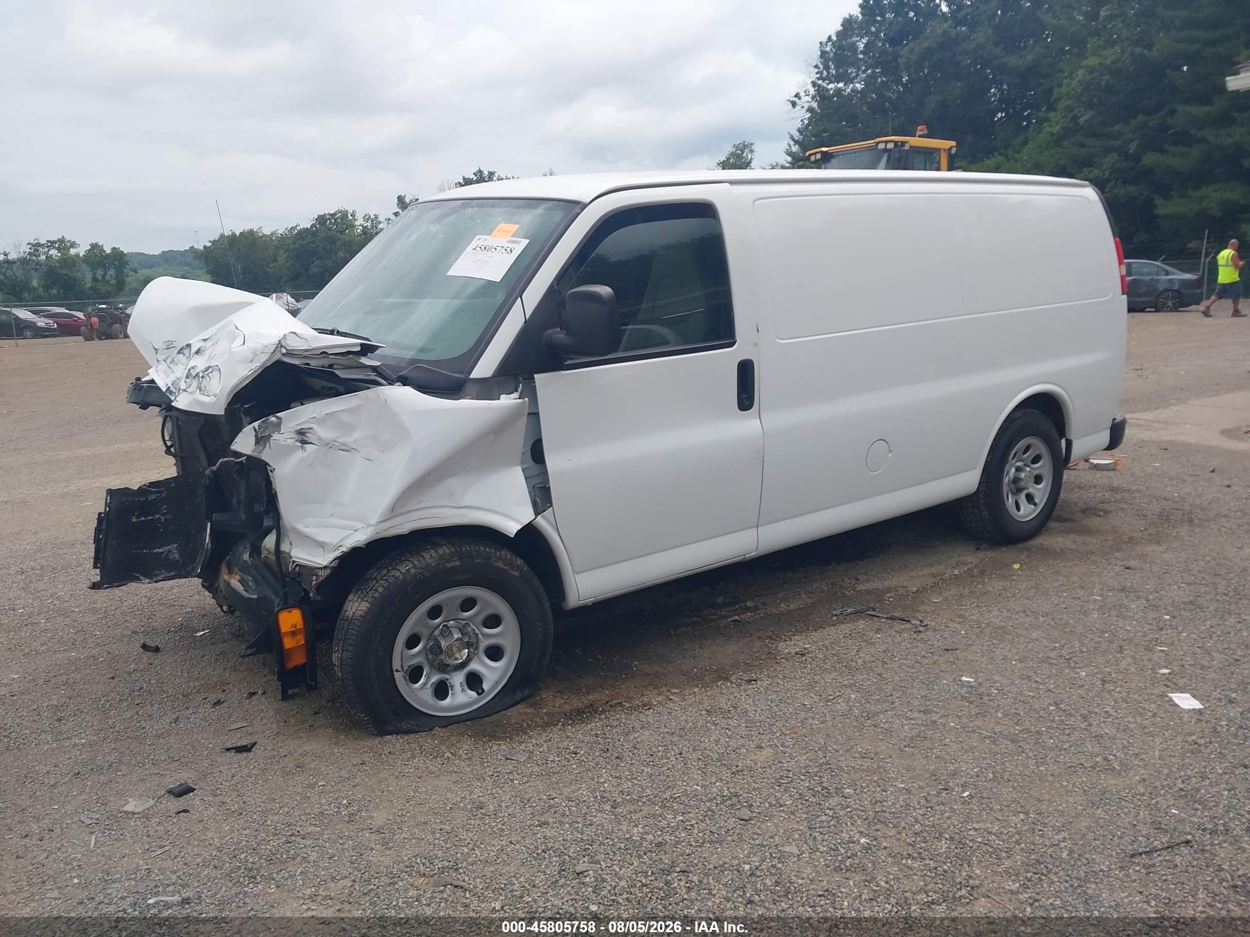 2009 Chevrolet Express Work Van Белый vin: 1GCFG15X991149497