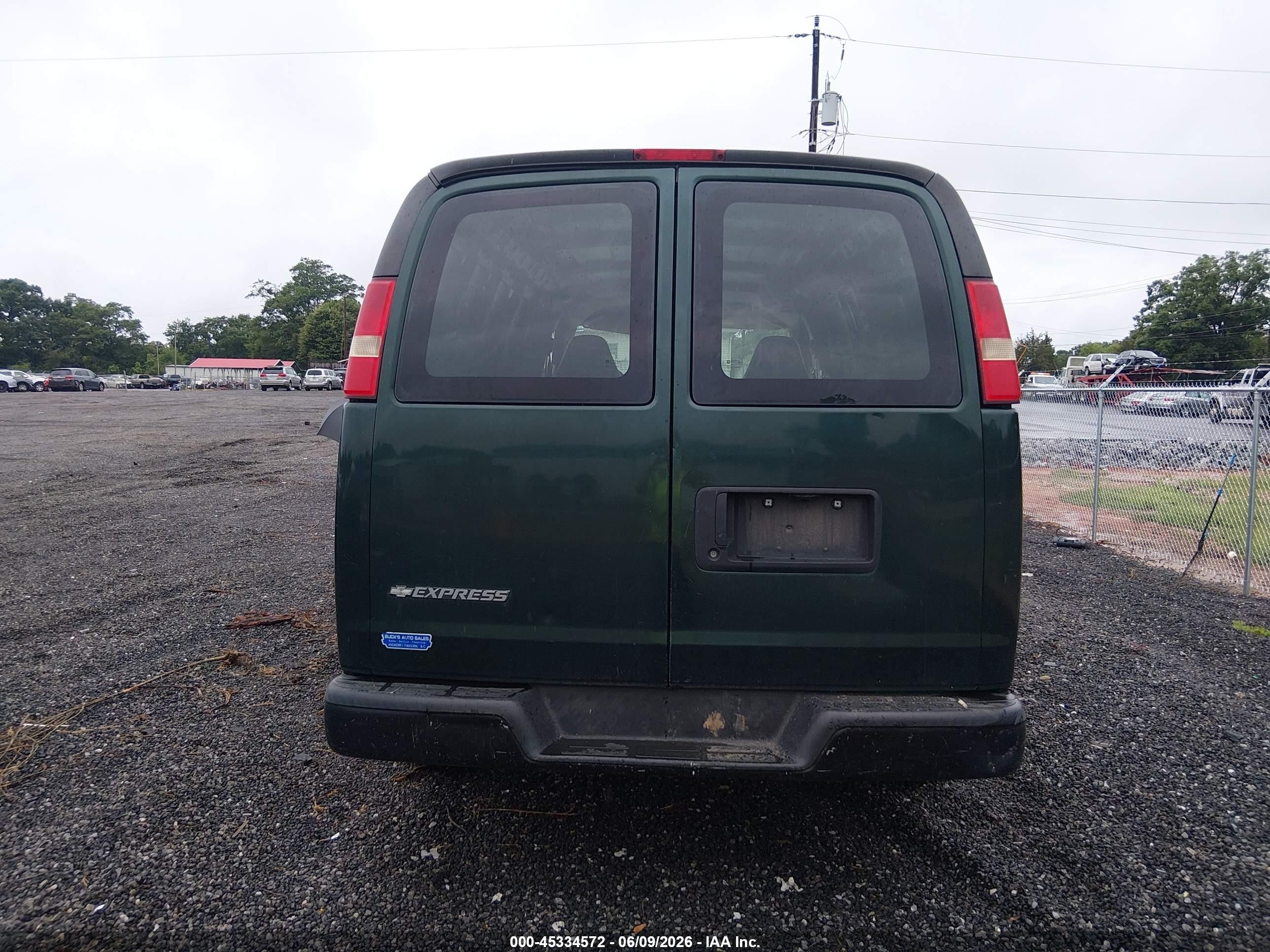 2009 Chevrolet Express 1500 Work Van Зеленый vin: 1GCFG15X991153713