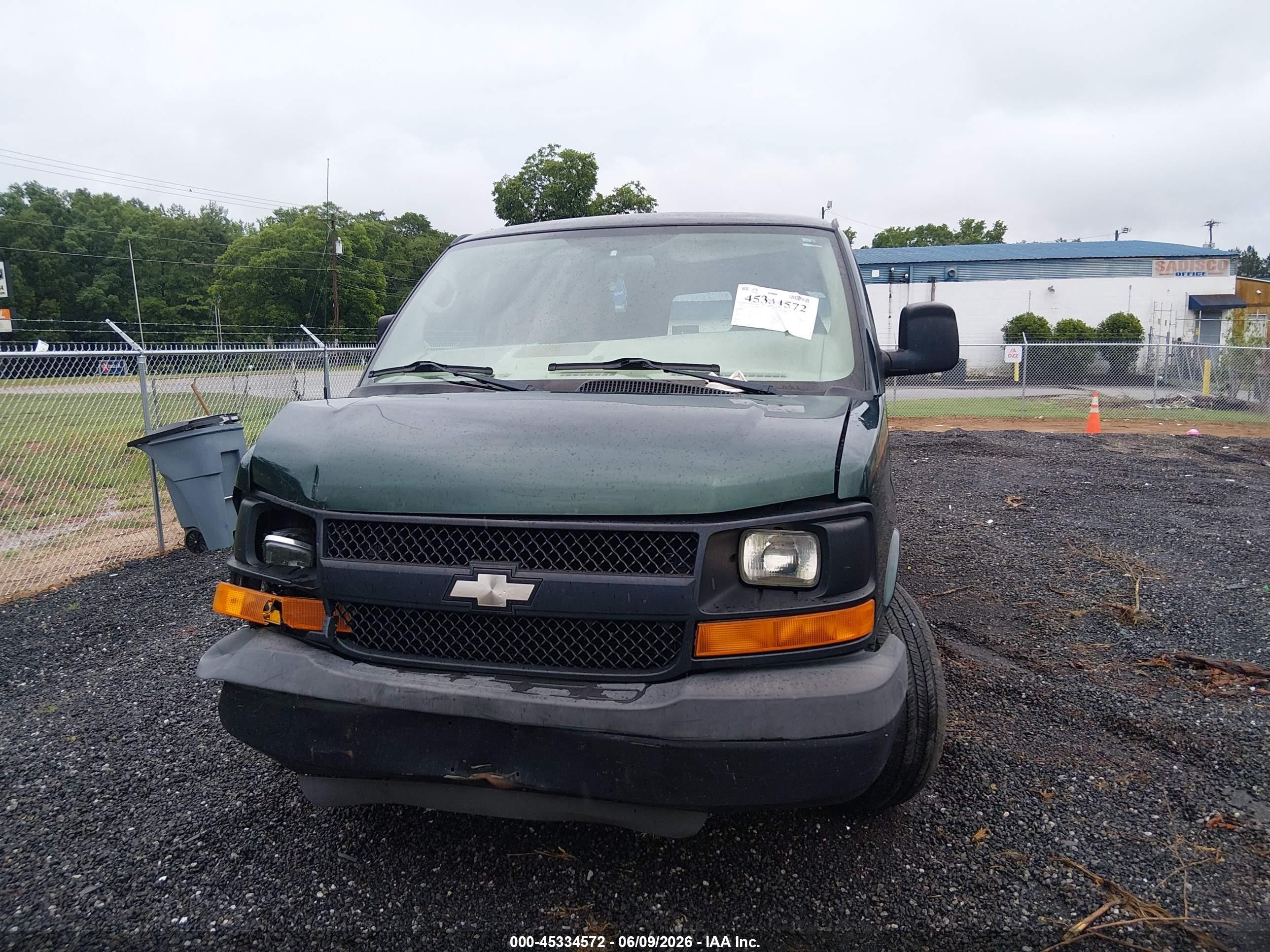 2009 Chevrolet Express 1500 Work Van Зеленый vin: 1GCFG15X991153713