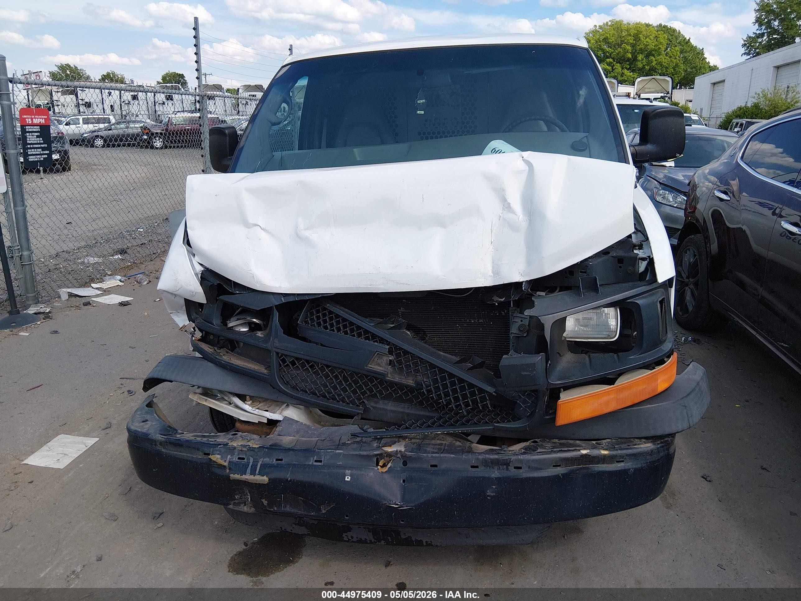 2006 Chevrolet Express Work Van Белый vin: 1GCFG15XX61175134