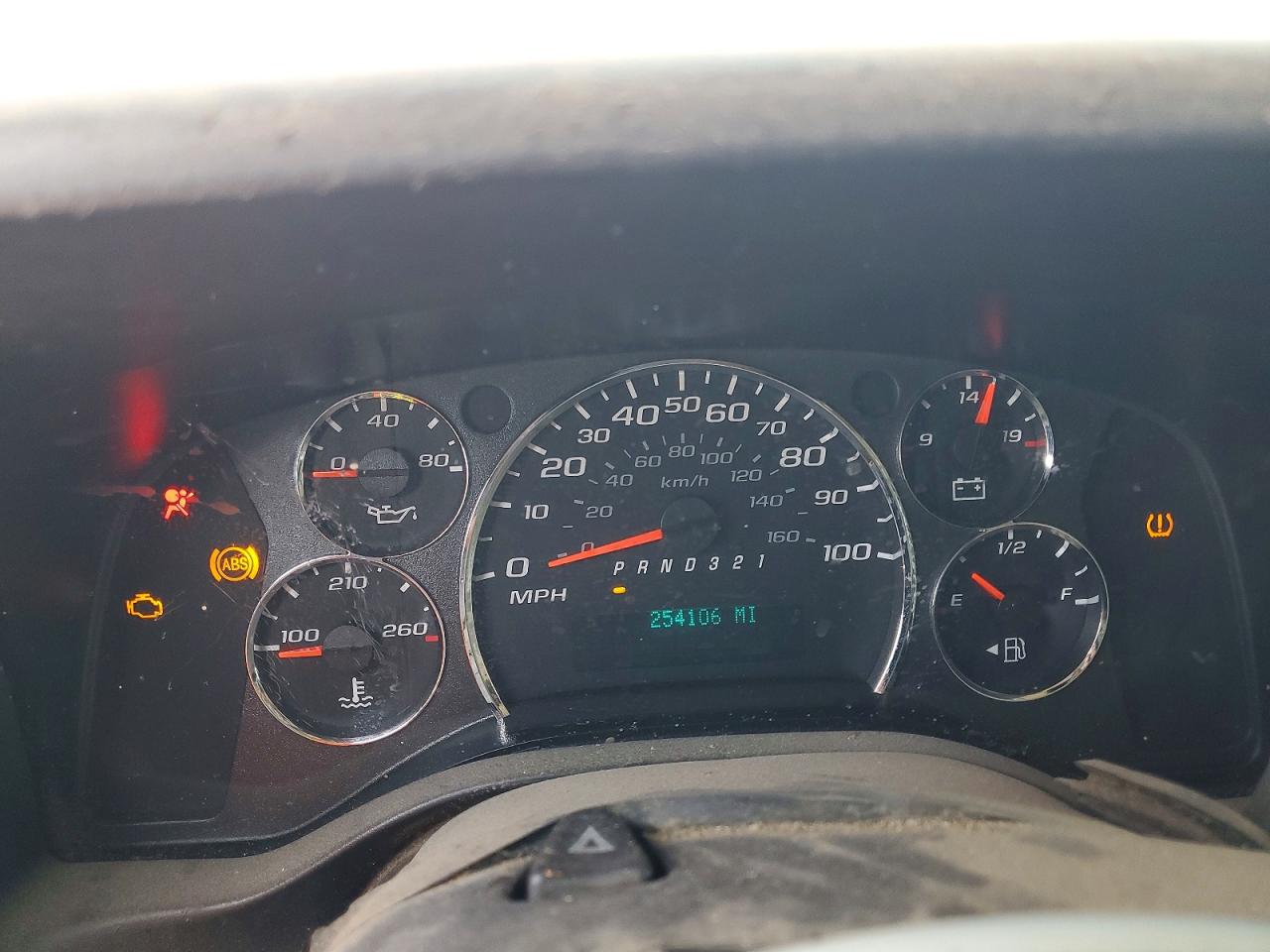 2009 Chevrolet Express G1500 White vin: 1GCFG15XX91135530