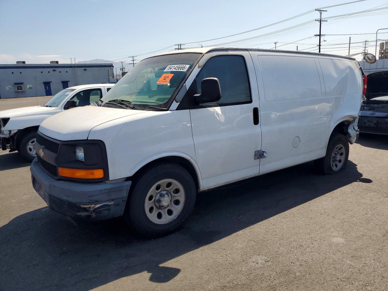 2009 Chevrolet Express G1500 White vin: 1GCFG15XX91135530