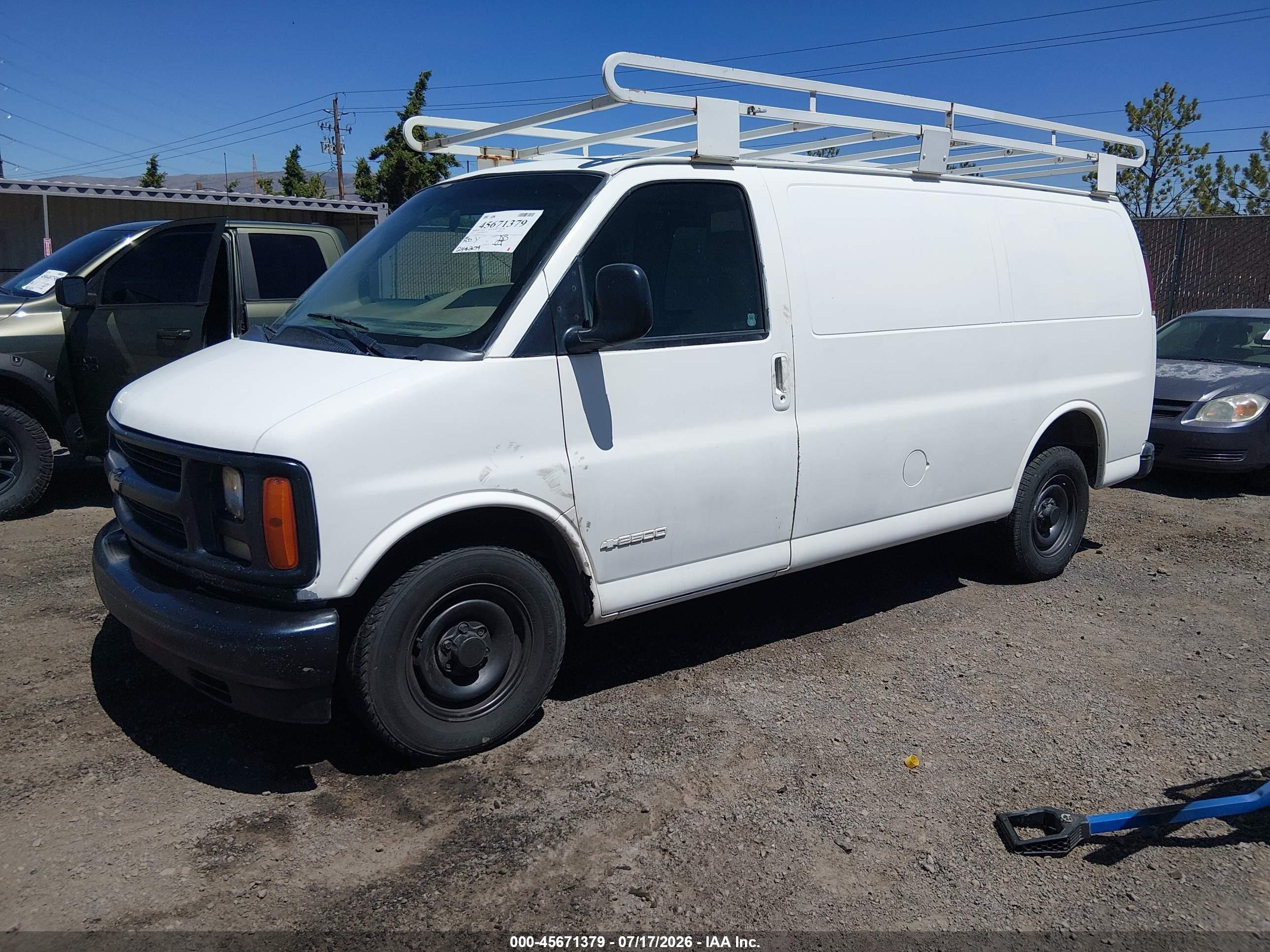 1997 Chevrolet Chevy G2500 White vin: 1GCFG25M2V1015078