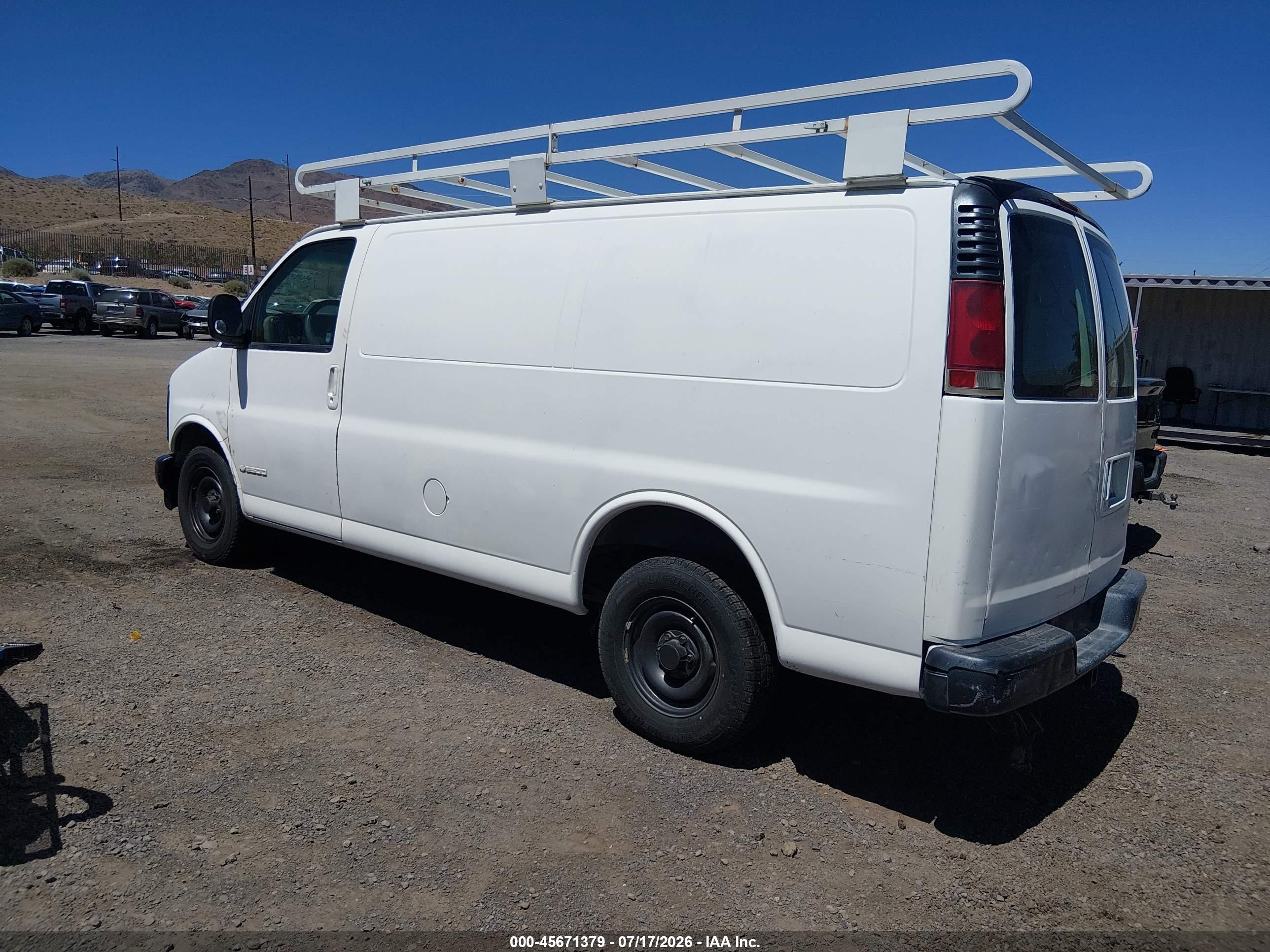 1997 Chevrolet Chevy G2500 White vin: 1GCFG25M2V1015078