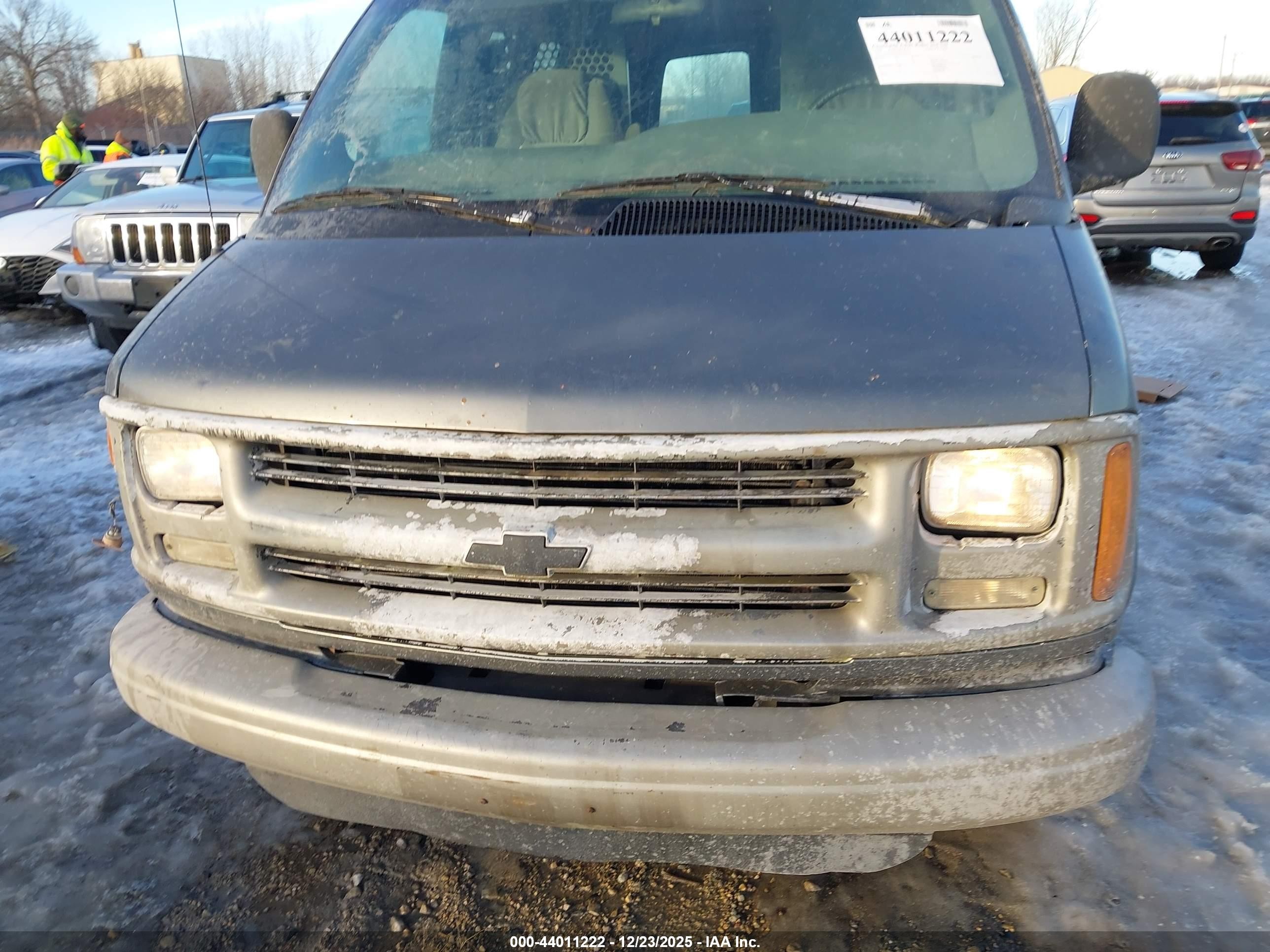 1998 Chevrolet Chevy Van G2500 Silver vin: 1GCFG25M7W1105554