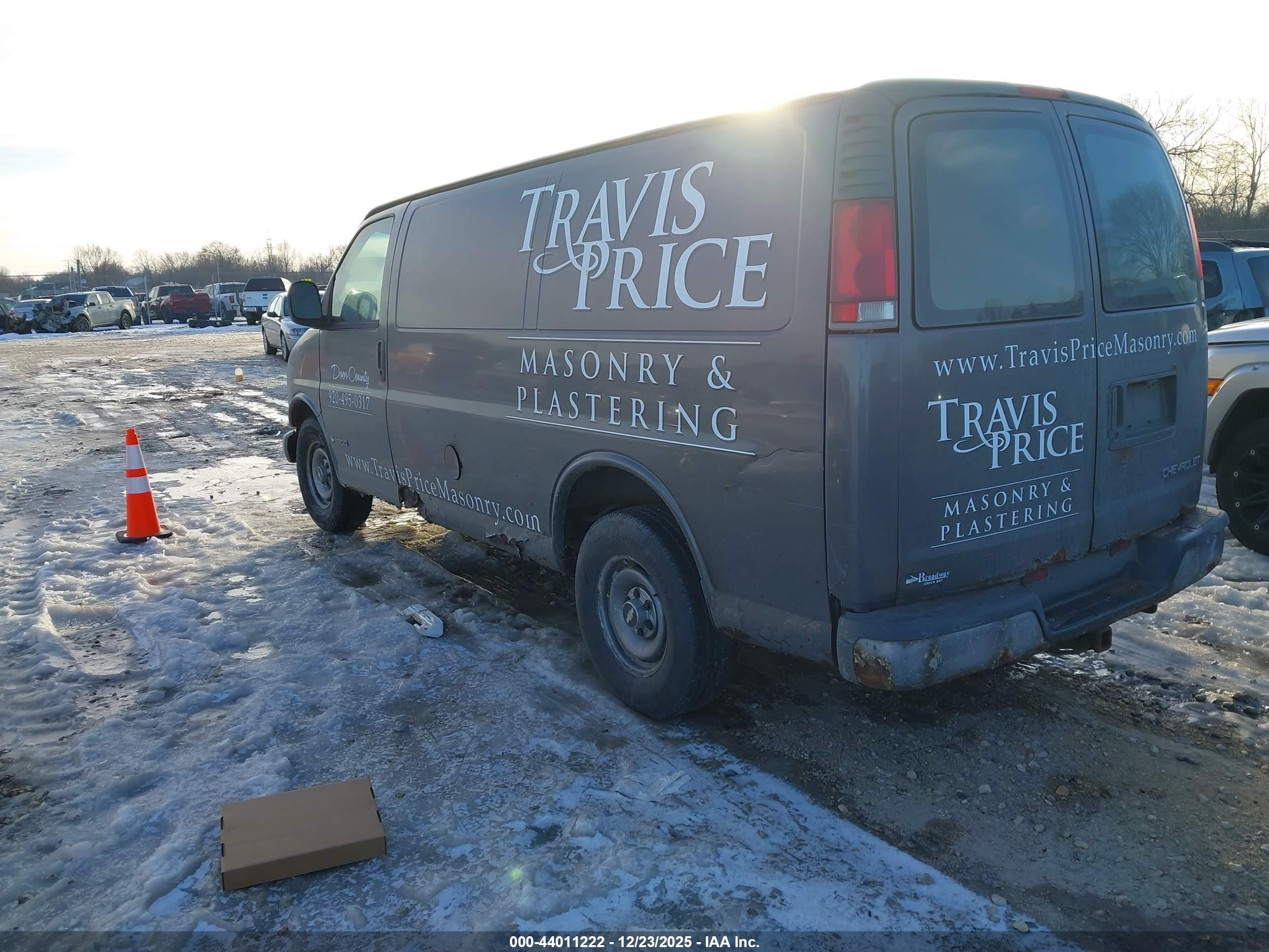 1998 Chevrolet Chevy Van G2500 Silver vin: 1GCFG25M7W1105554