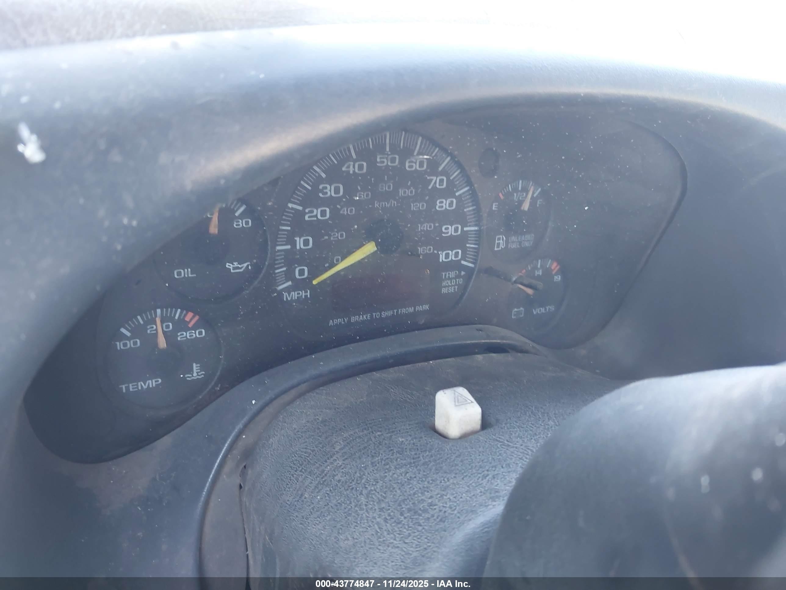 1998 Chevrolet Chevy Van G2500 White vin: 1GCFG25M9W1021476
