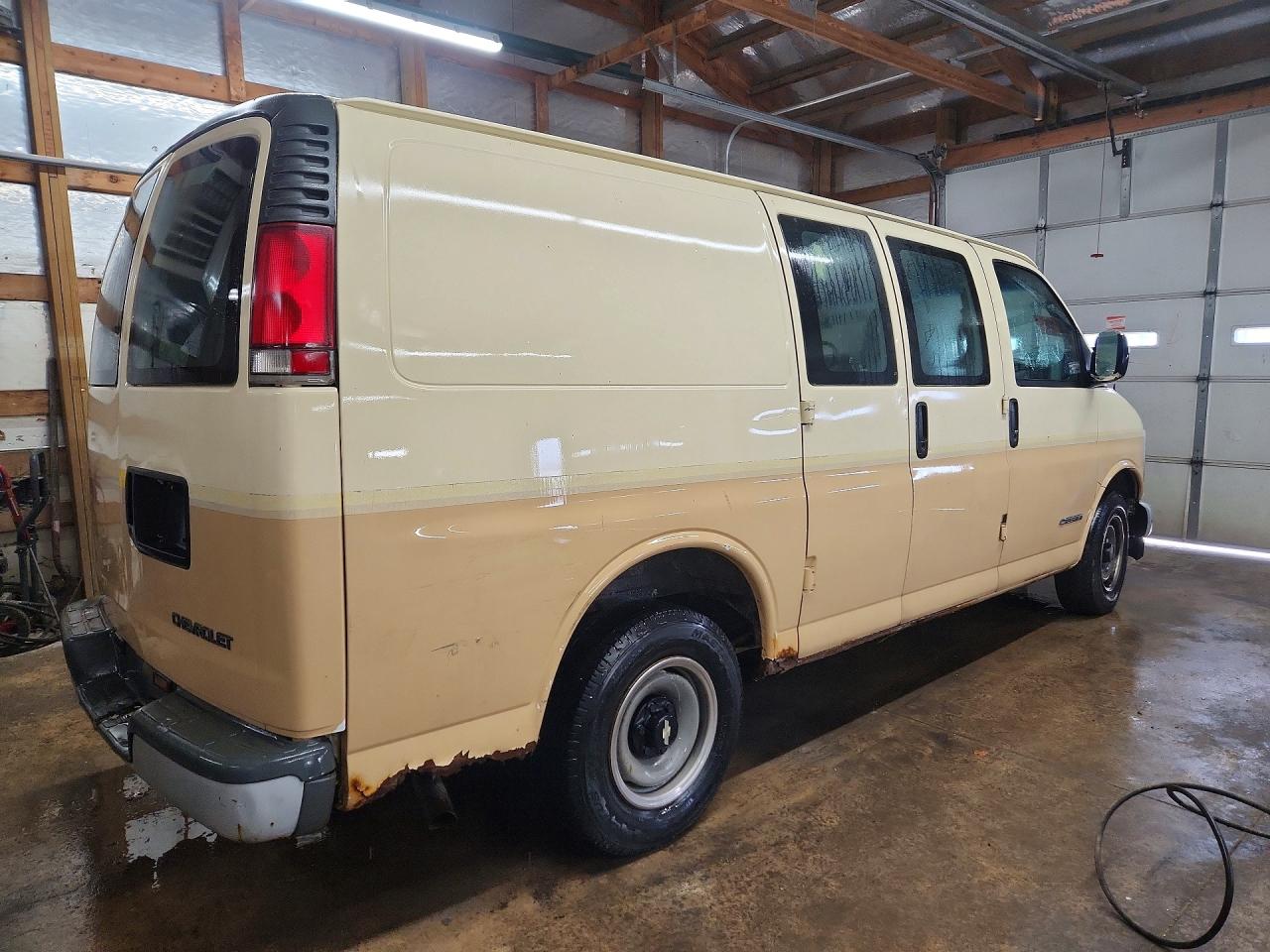 1996 Chevrolet G20 Желто-коричневый vin: 1GCFG25R2T1033847