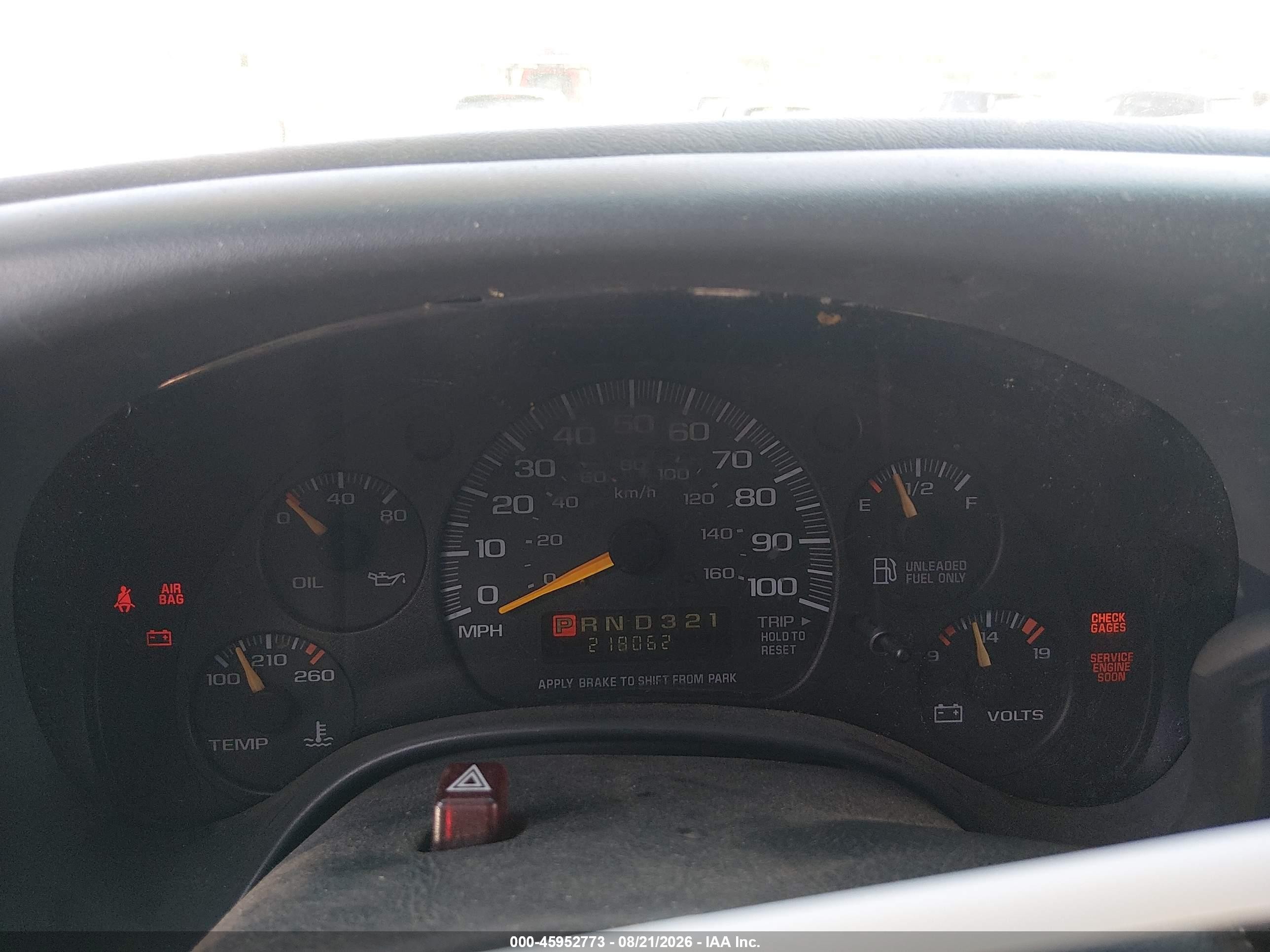 2000 Chevrolet Express   White vin: 1GCFG25R7Y1212716