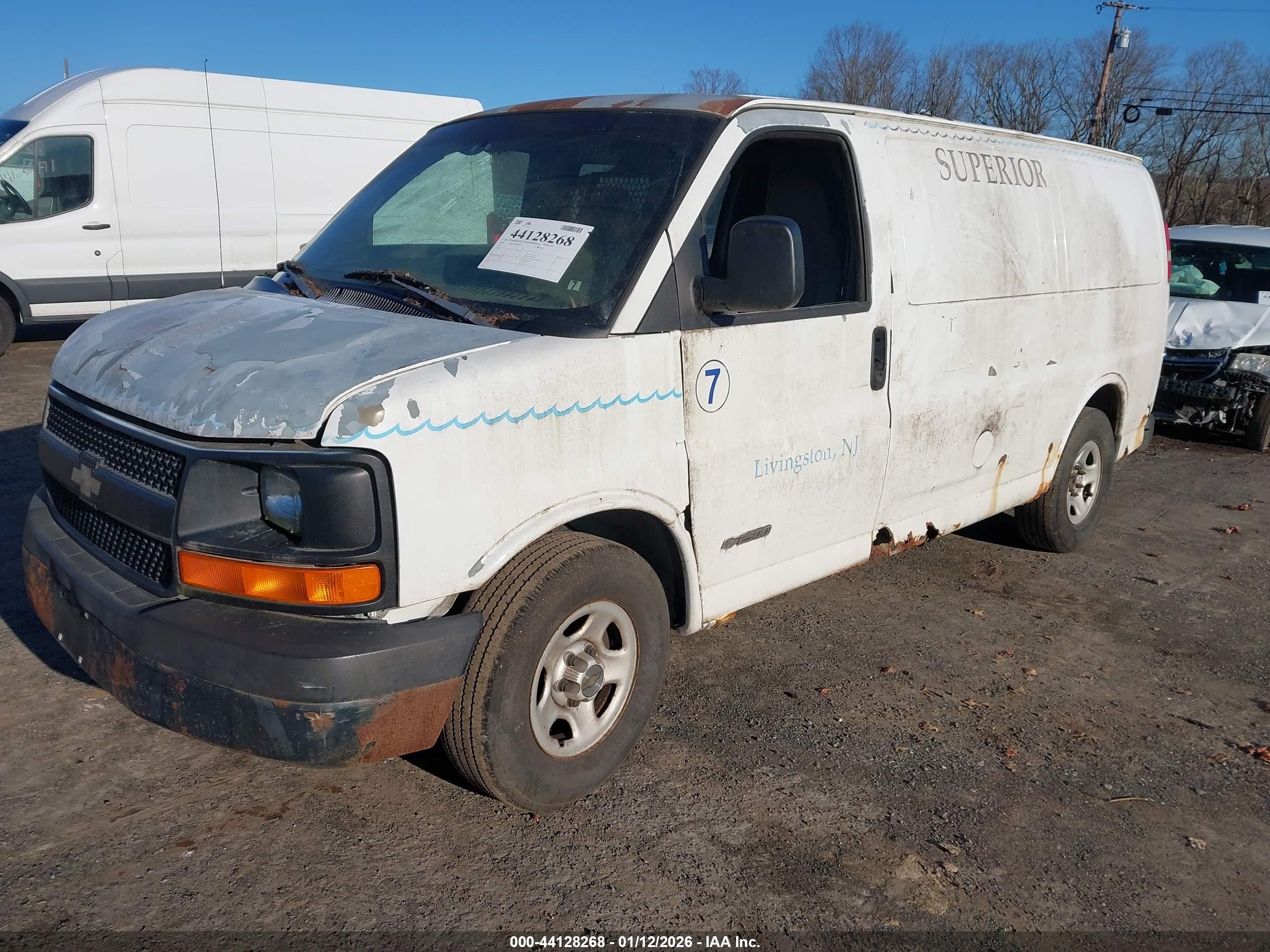 2003 Chevrolet Express   White vin: 1GCFG25T631138337