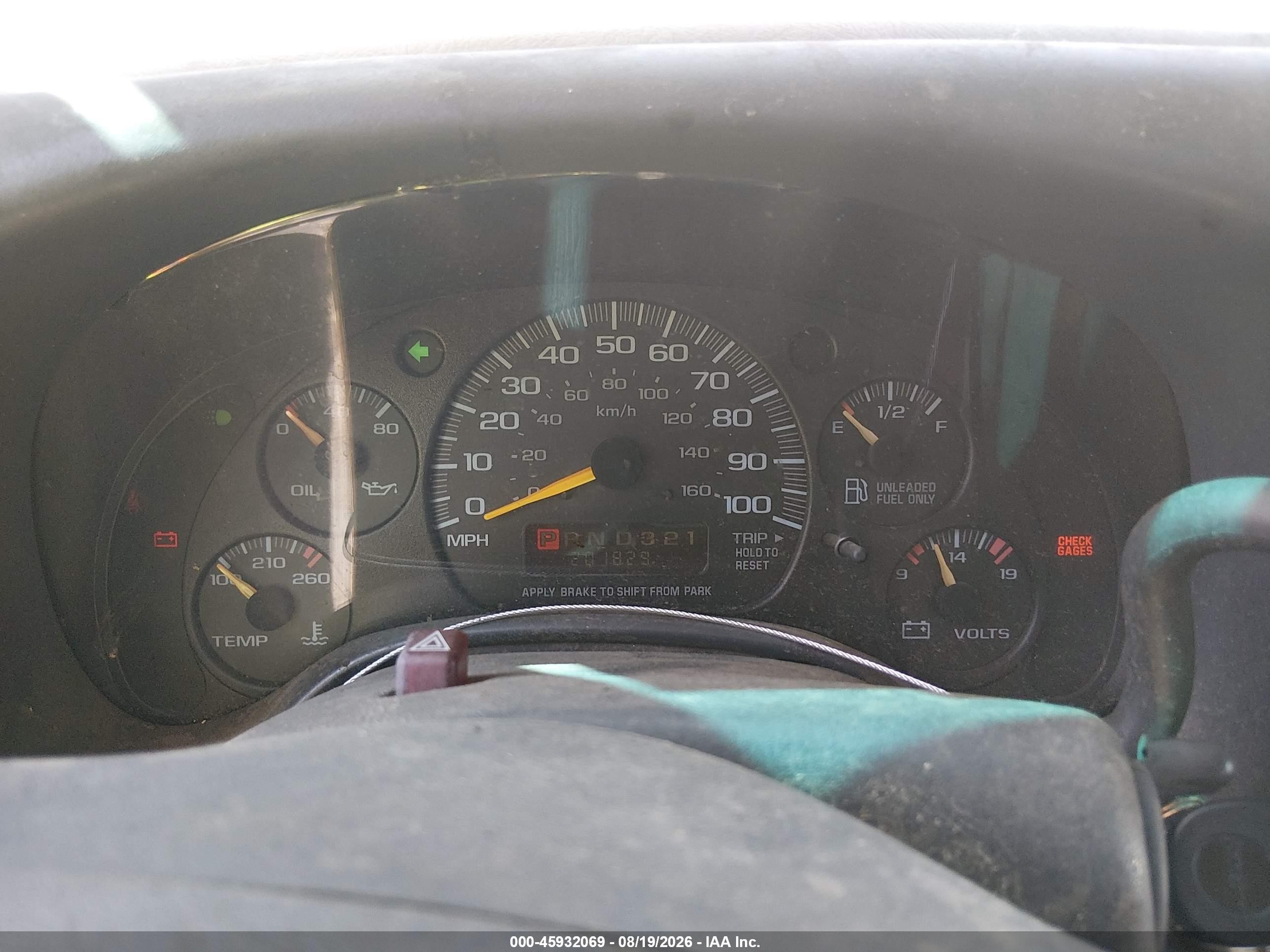 2000 Chevrolet Express   White vin: 1GCFG25W7Y1158744