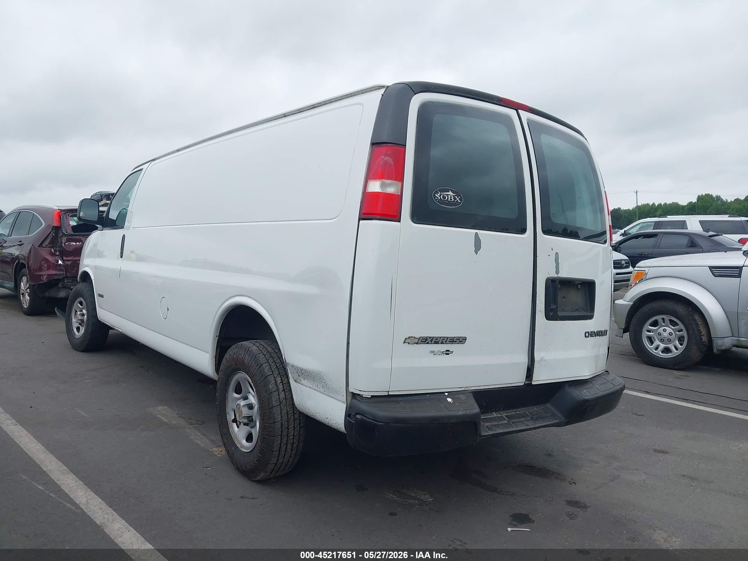 2004 Chevrolet Express   White vin: 1GCFG29T041245802