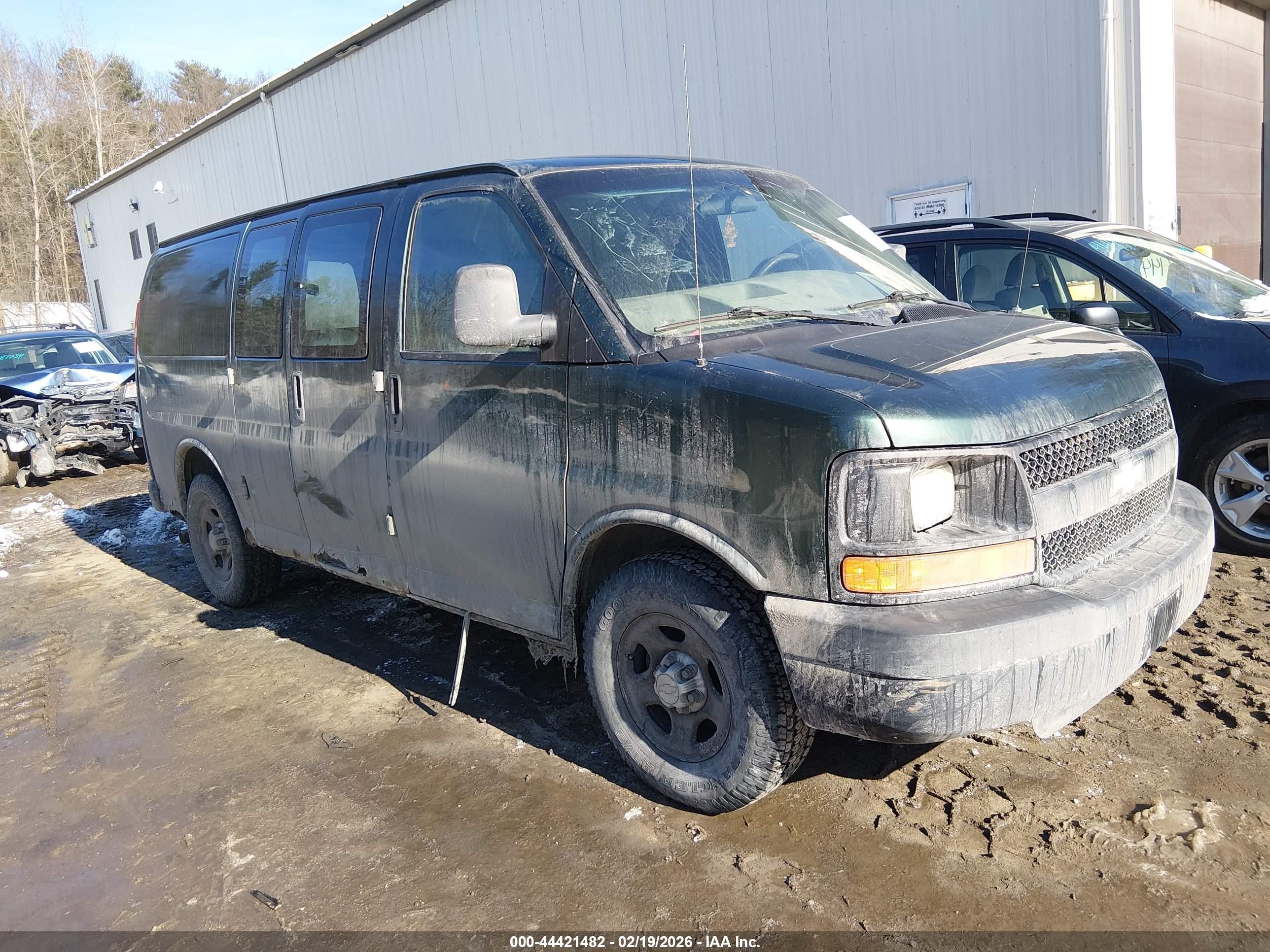2008 Chevrolet Express Work Van Green vin: 1GCFH154681228224